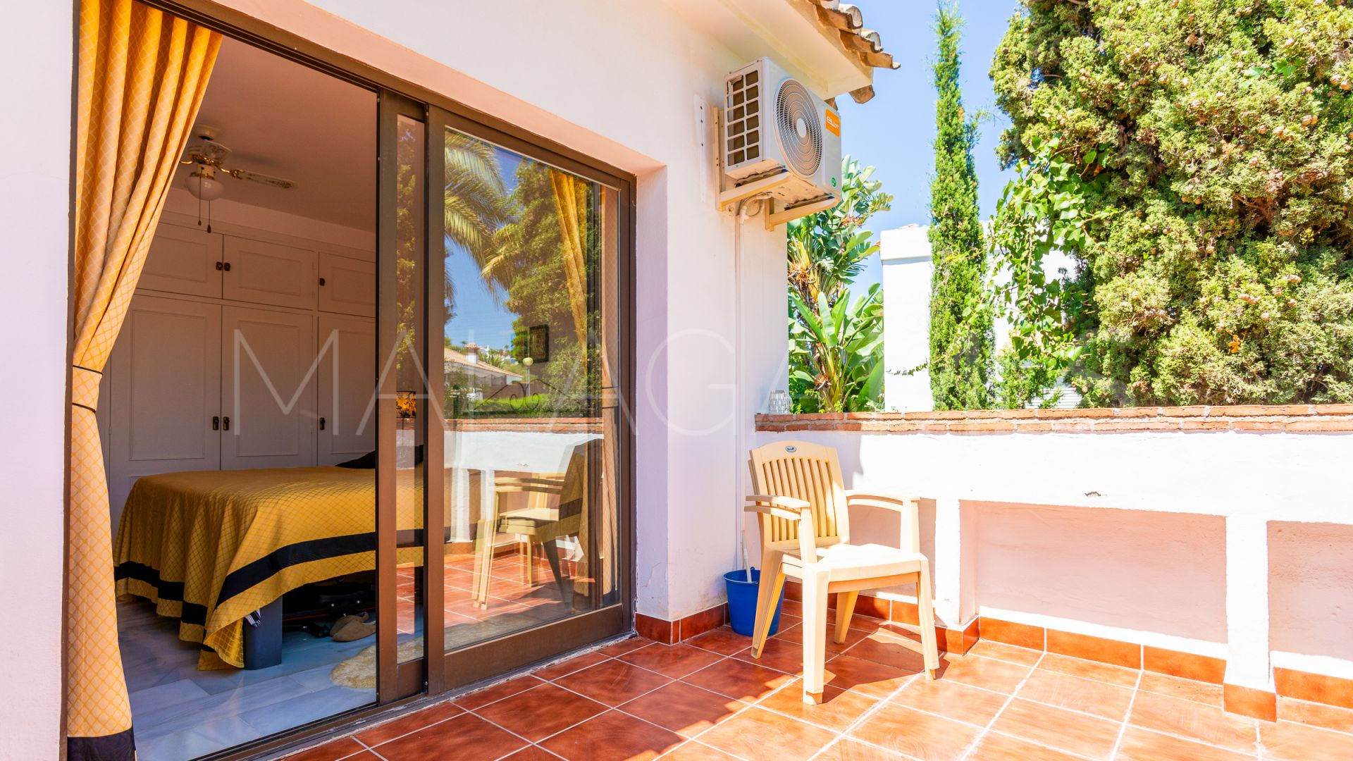 Villa for sale in Calahonda