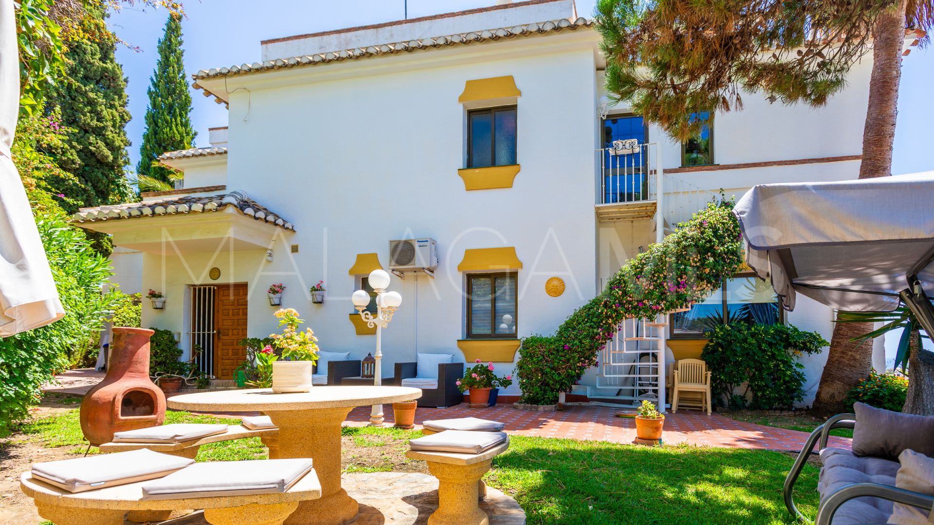 Villa for sale in Calahonda