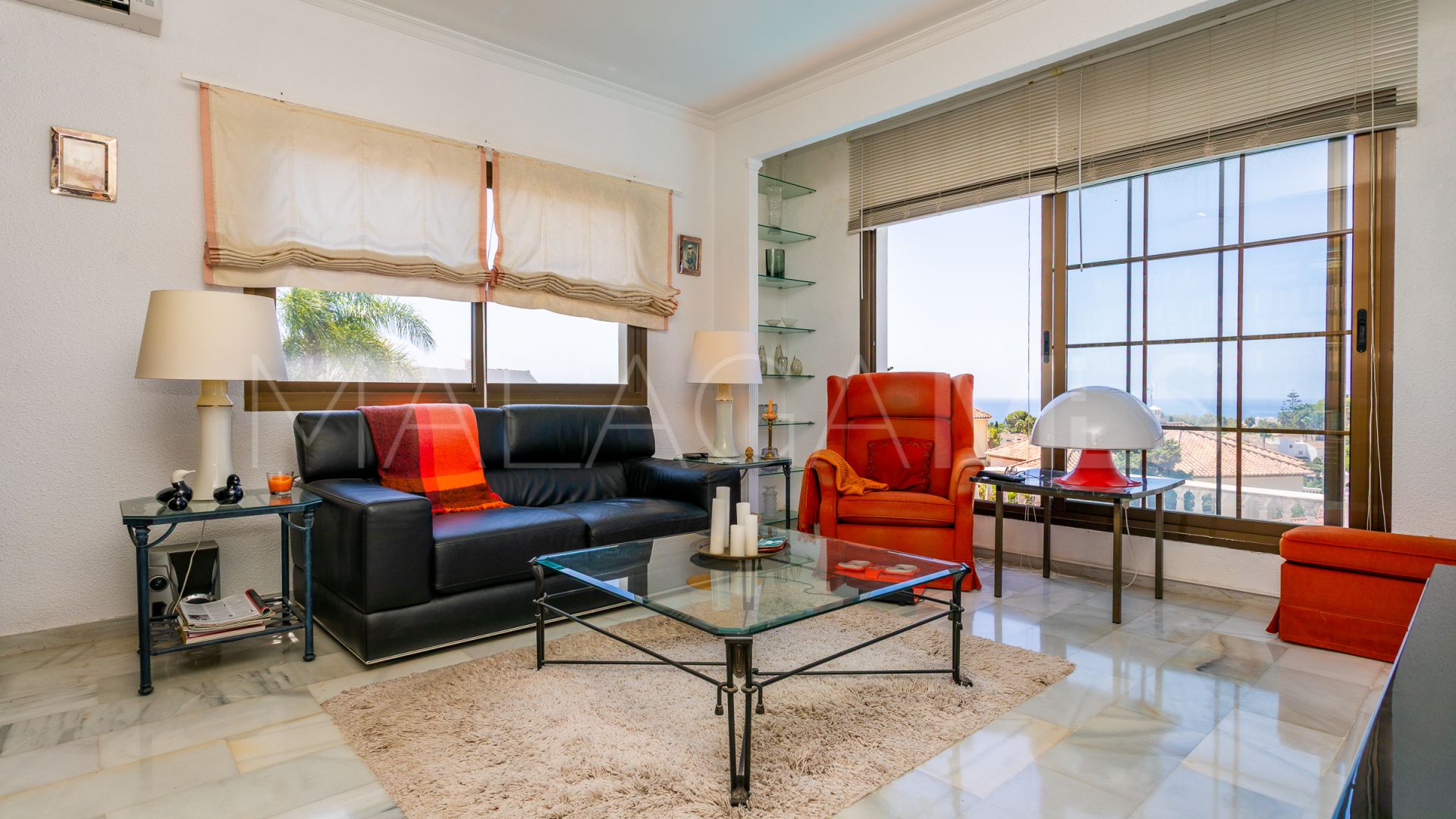 Villa for sale in Calahonda