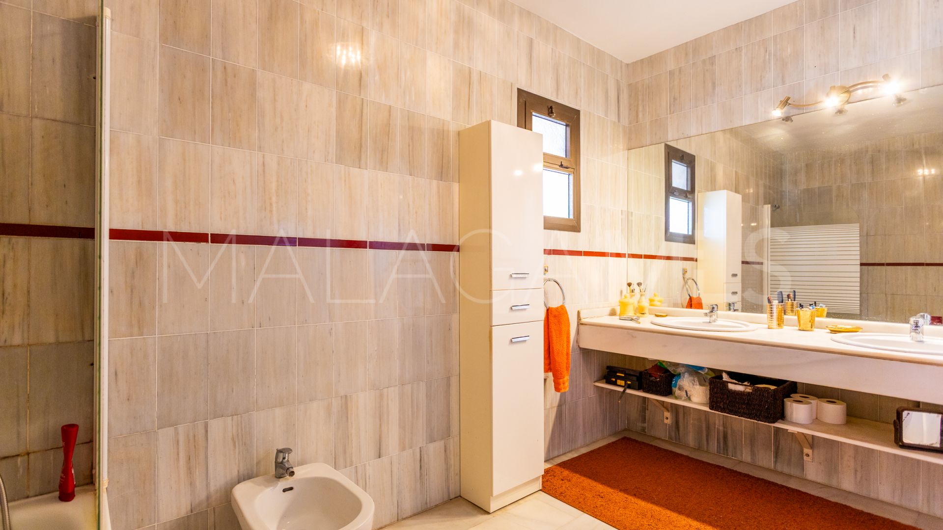 Villa for sale in Calahonda