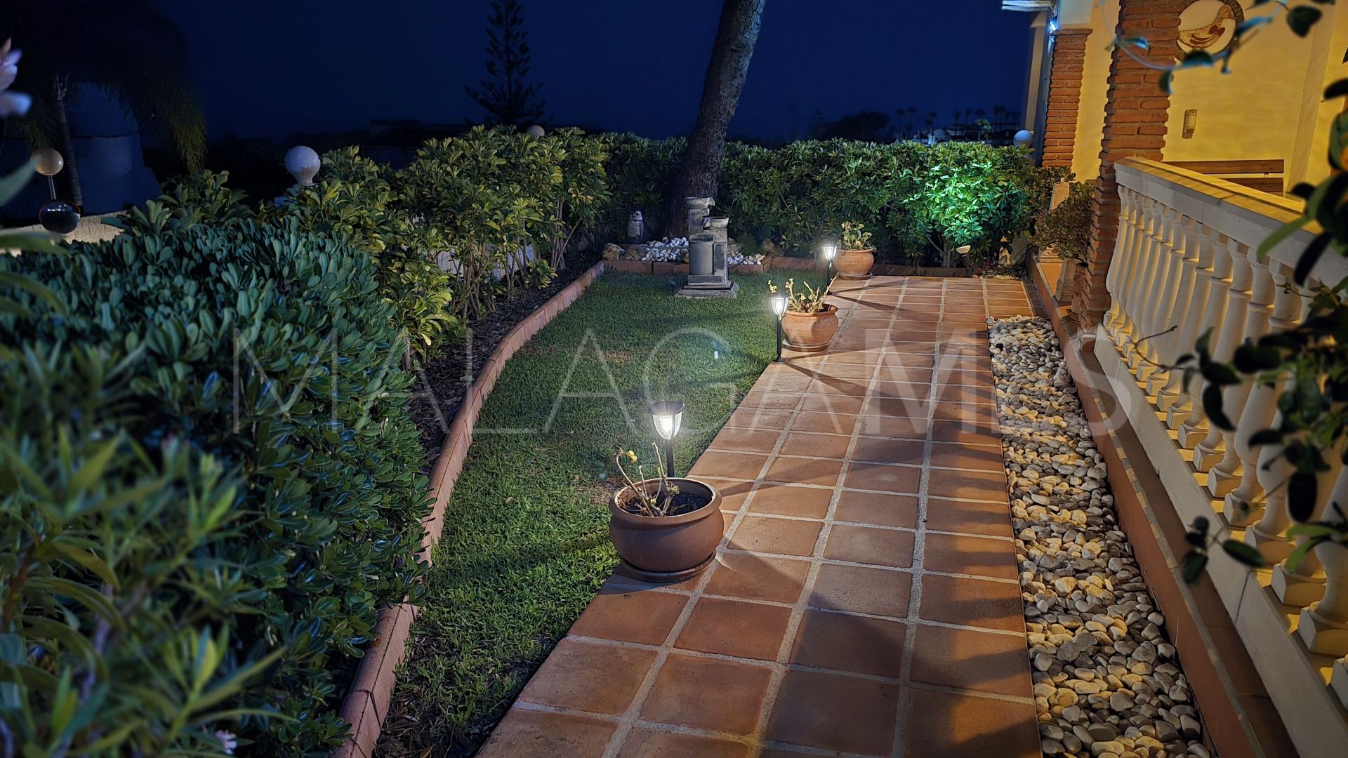 Villa for sale in Calahonda