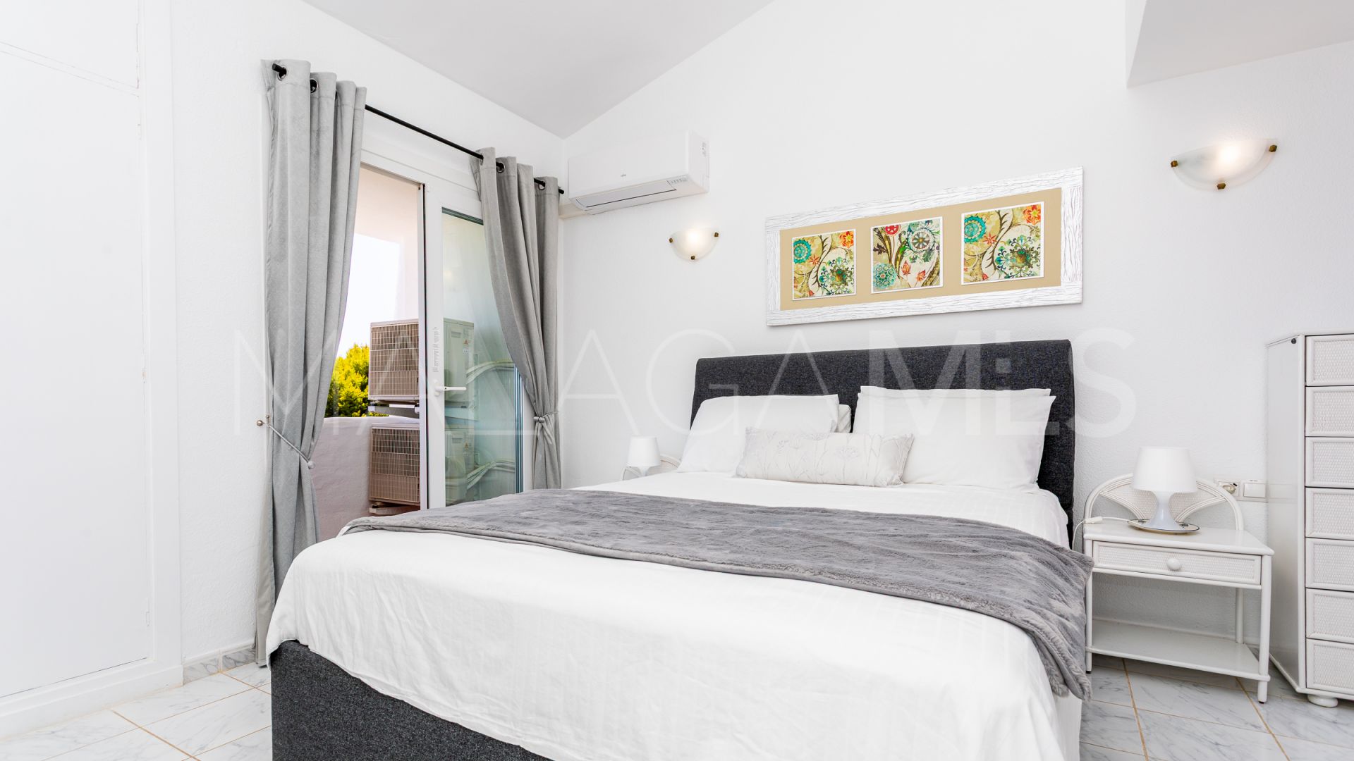 Duplex penthouse for sale in Calahonda