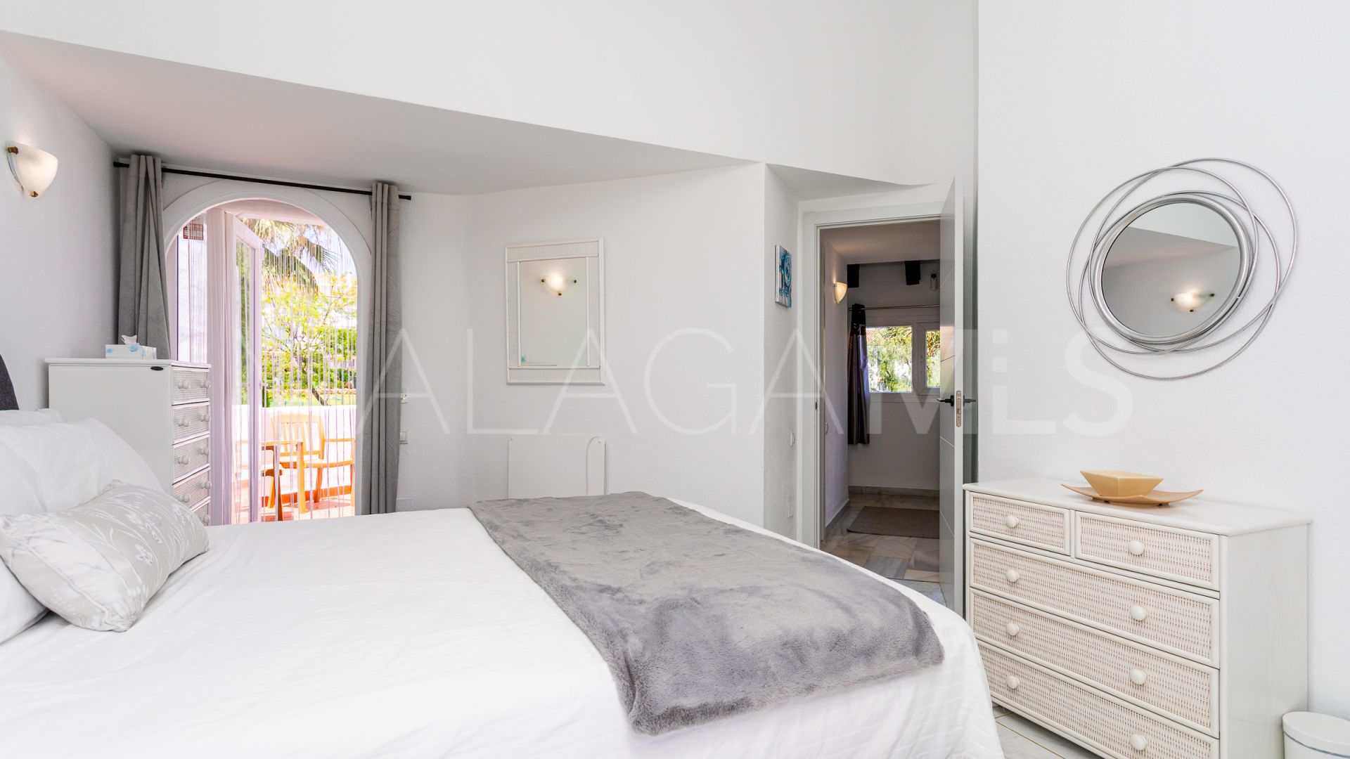 Duplex penthouse for sale in Calahonda