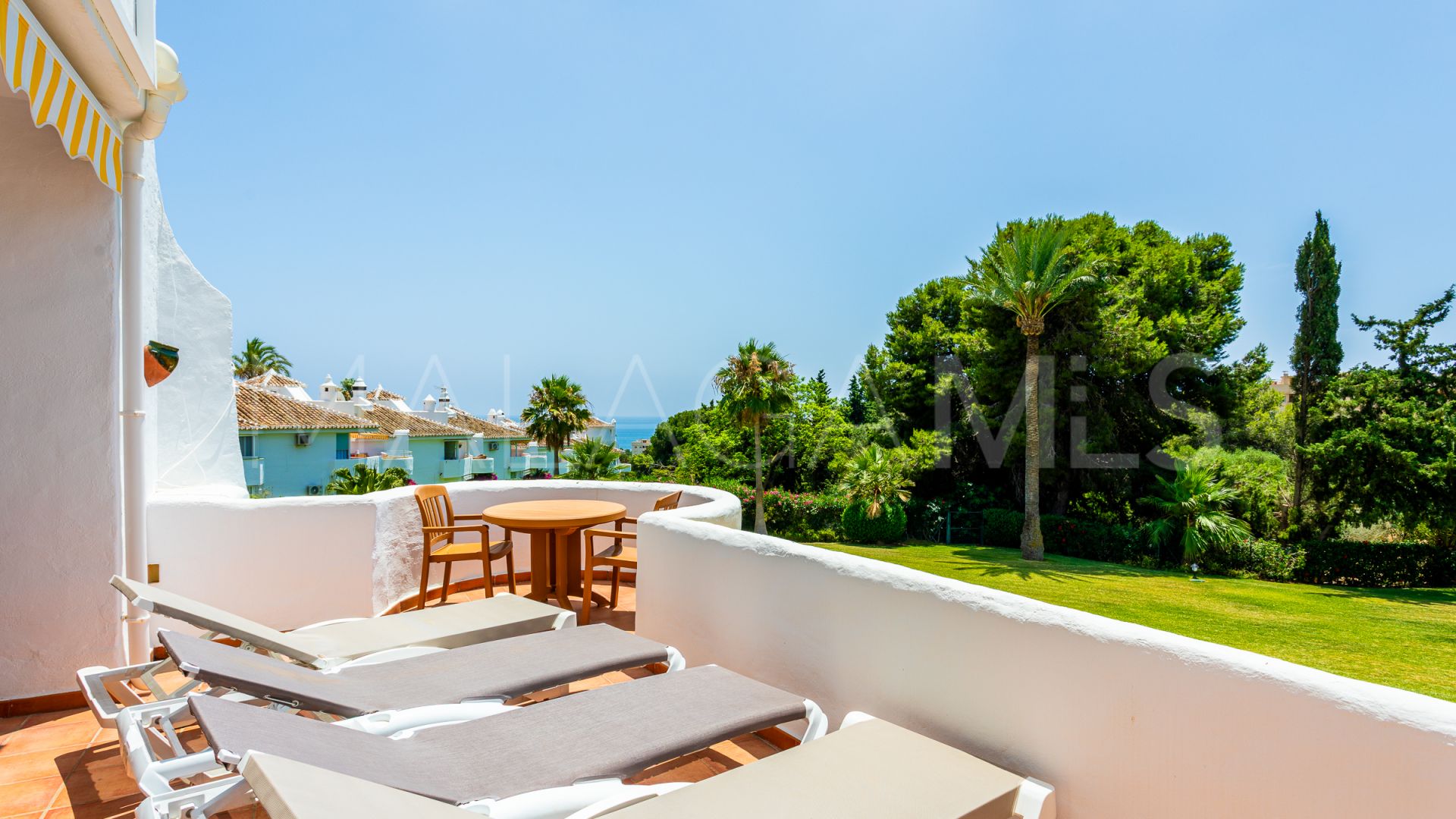 Duplex penthouse for sale in Calahonda