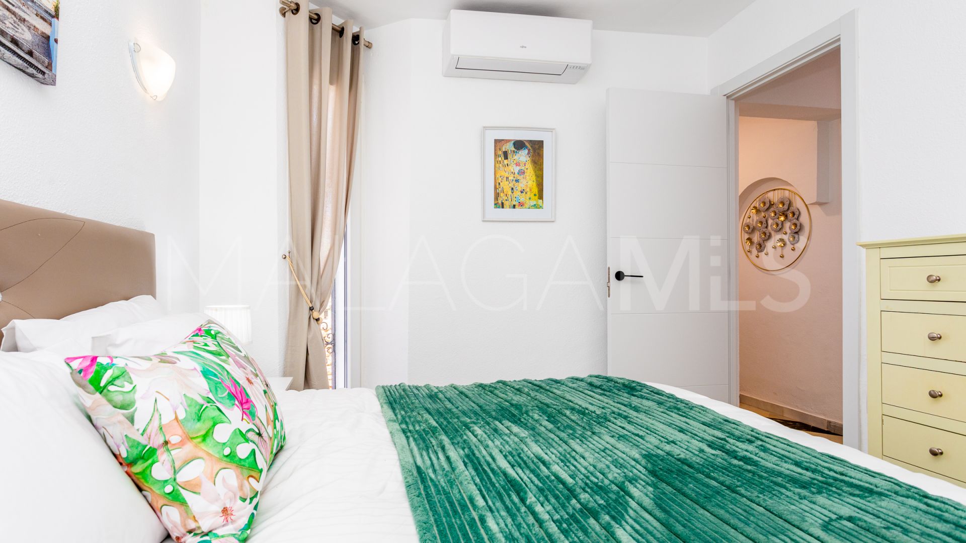 Duplex penthouse for sale in Calahonda