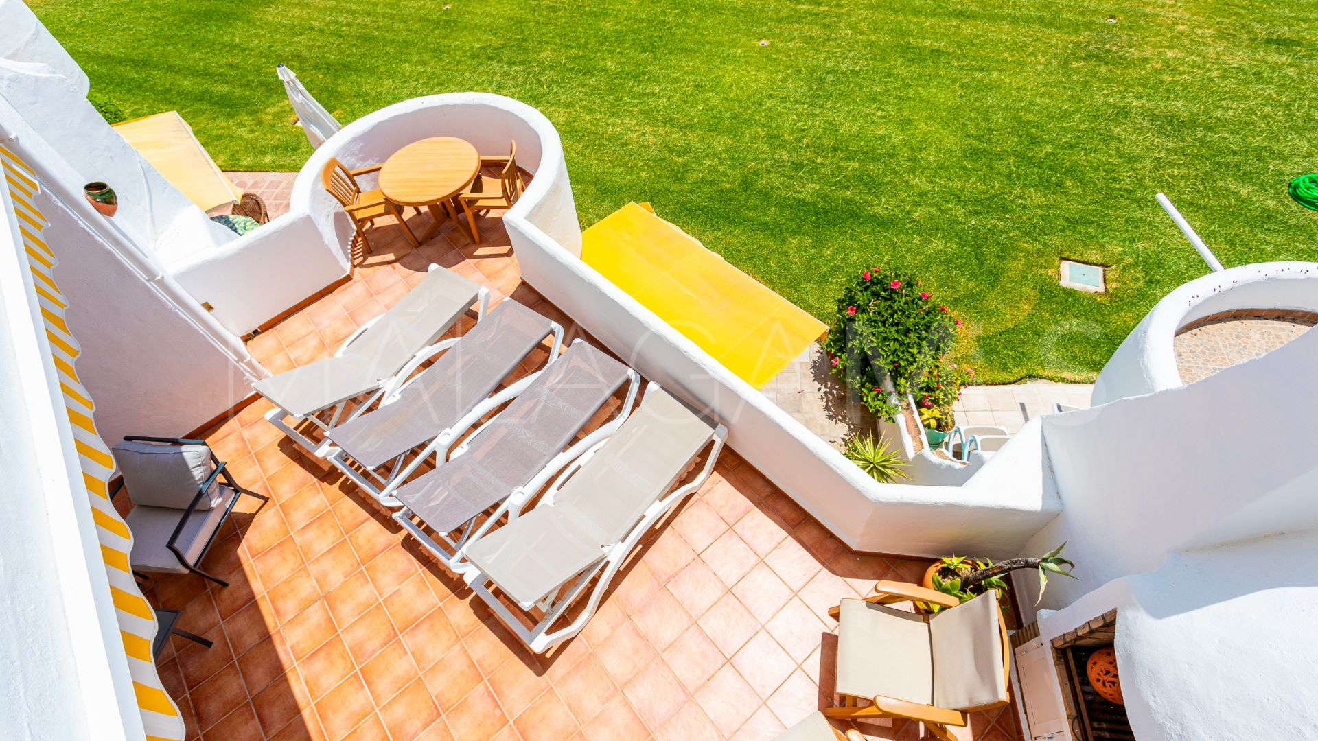 Duplex penthouse for sale in Calahonda