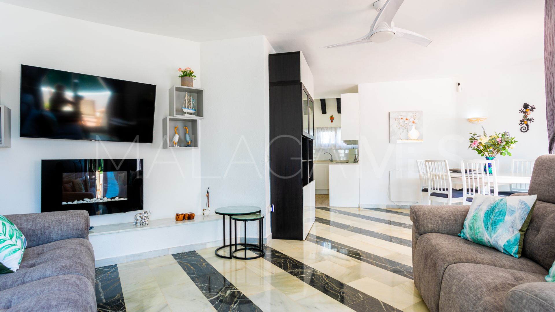 Duplex penthouse for sale in Calahonda