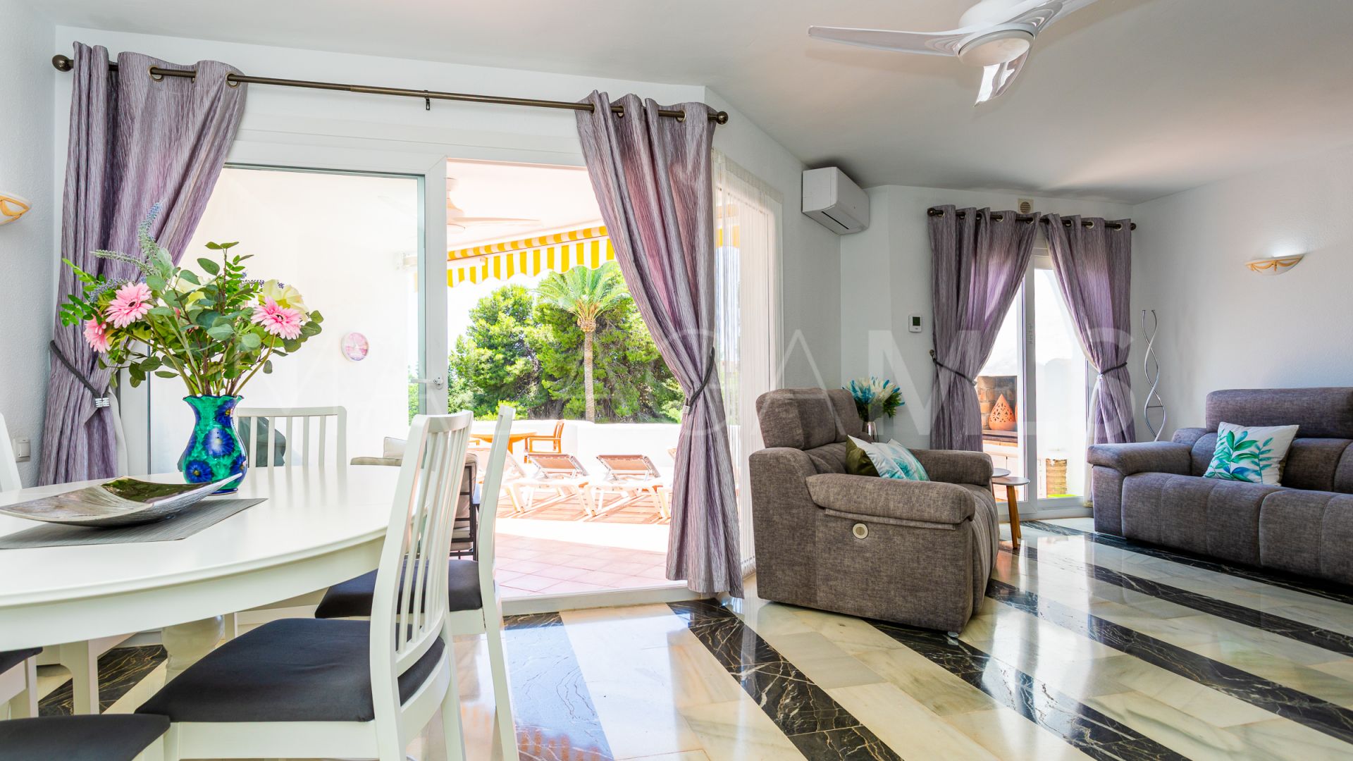 Duplex penthouse for sale in Calahonda