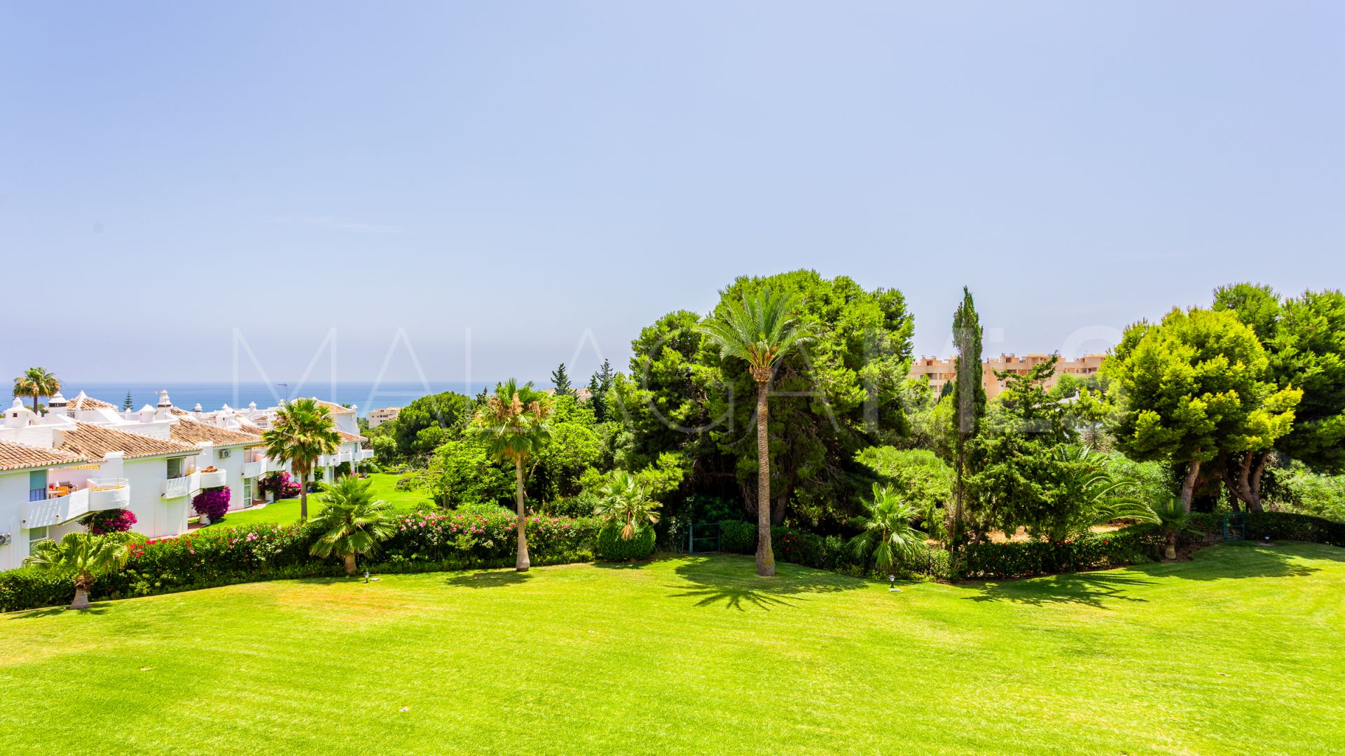 Duplex penthouse for sale in Calahonda