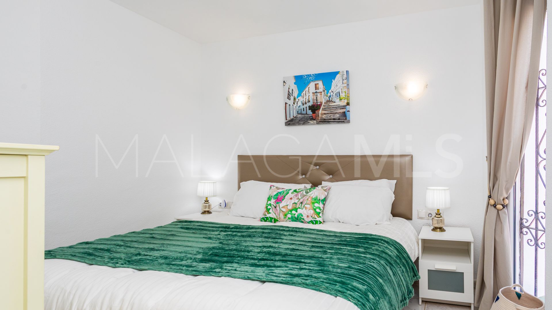 Duplex penthouse for sale in Calahonda