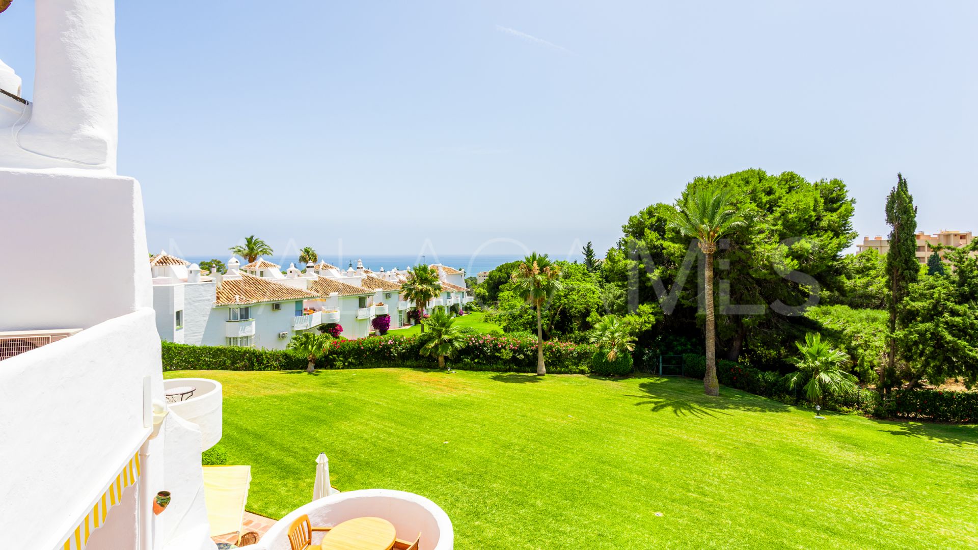 Duplex penthouse for sale in Calahonda
