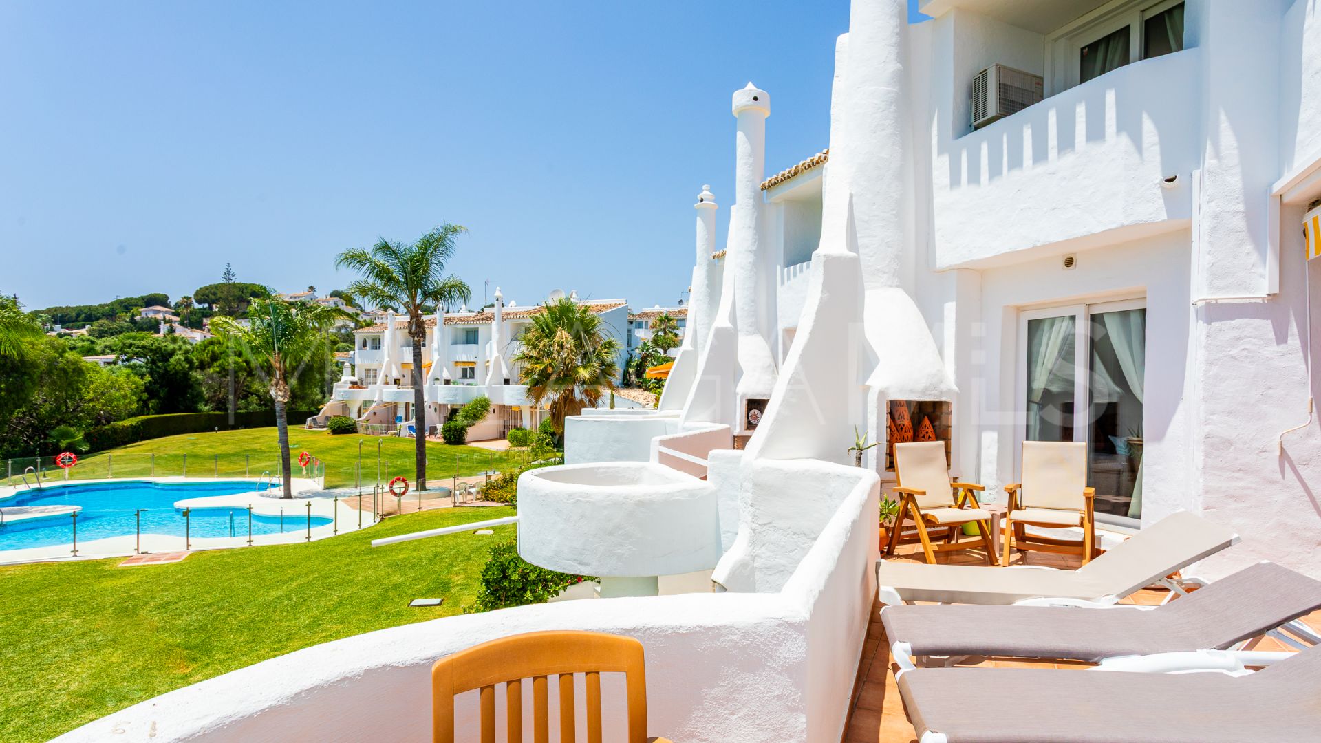 Duplex penthouse for sale in Calahonda
