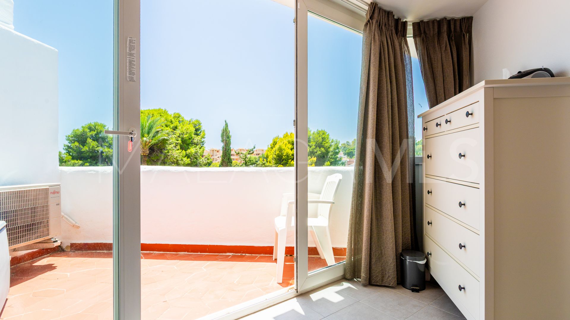 Duplex penthouse for sale in Calahonda