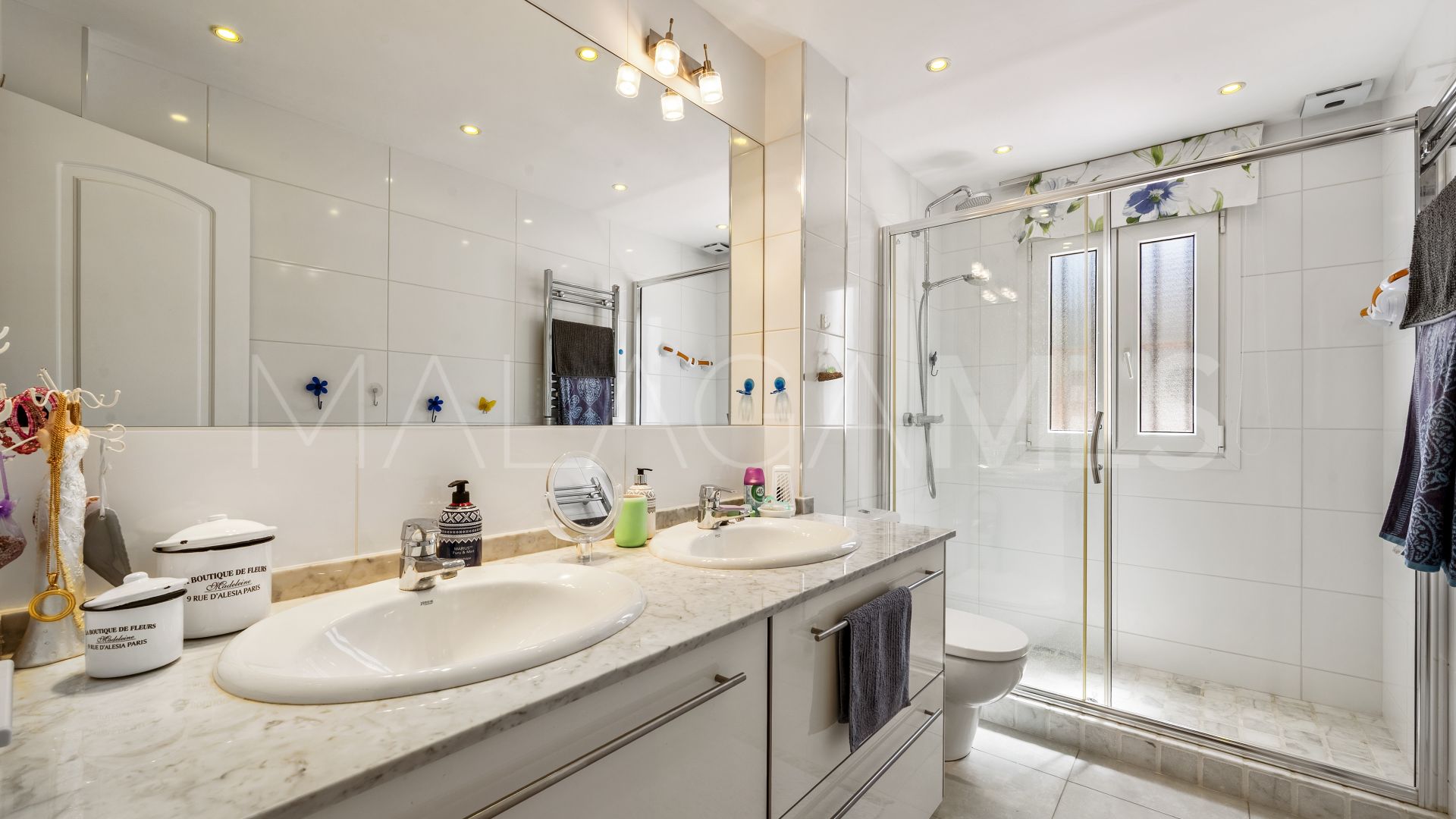 Buy apartamento planta baja in Calahonda de 3 bedrooms