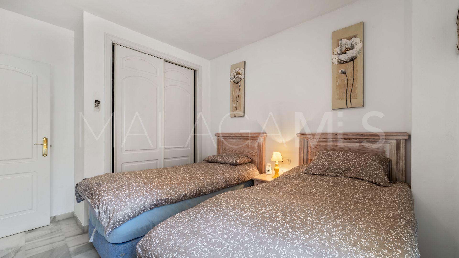 Buy apartamento planta baja in Calahonda de 3 bedrooms