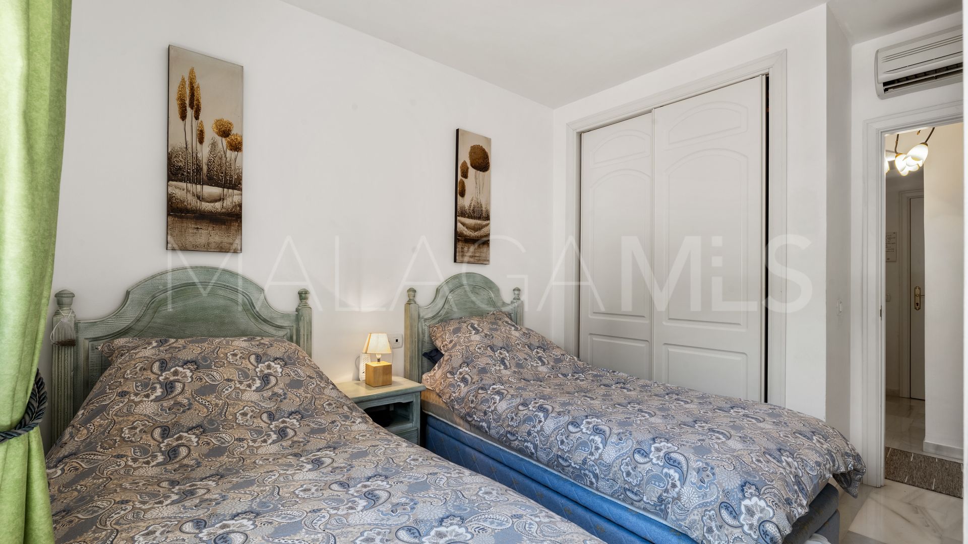 Buy apartamento planta baja in Calahonda de 3 bedrooms