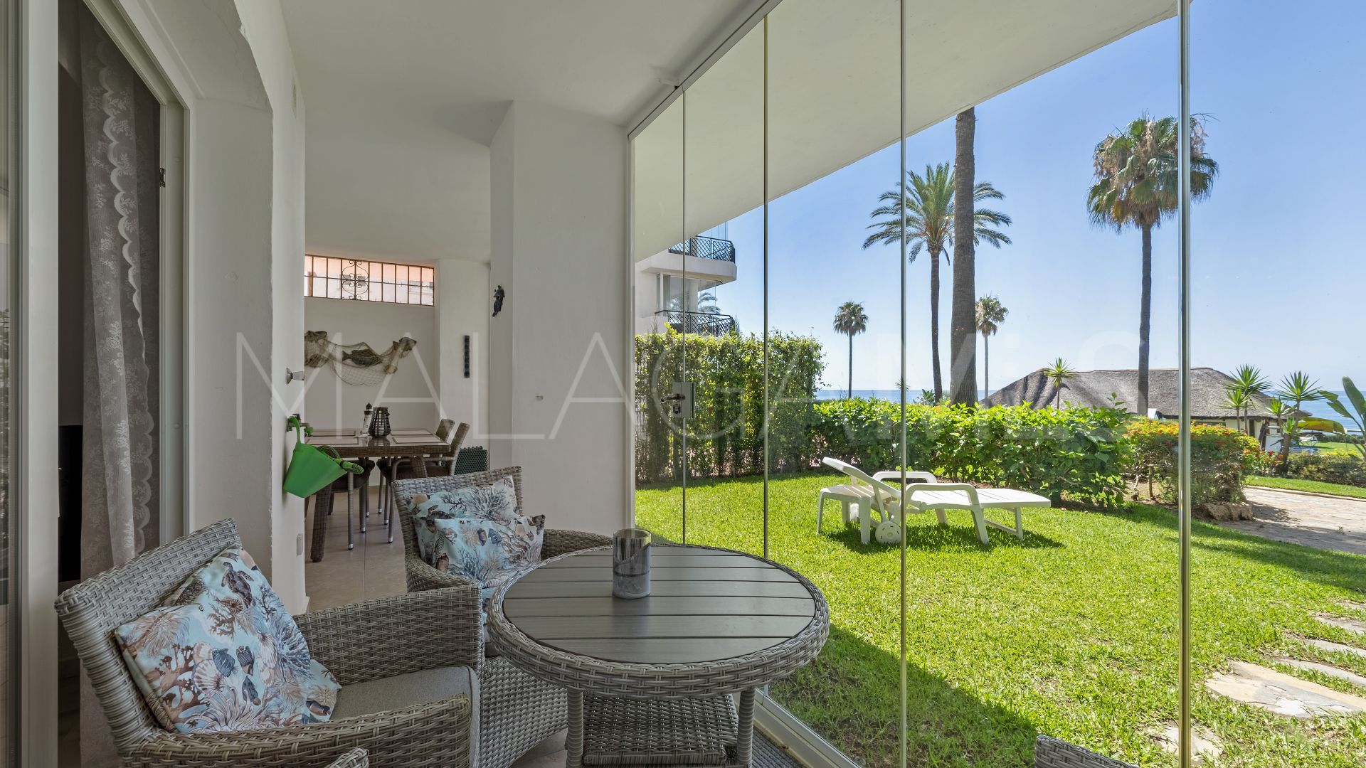 Buy apartamento planta baja in Calahonda de 3 bedrooms