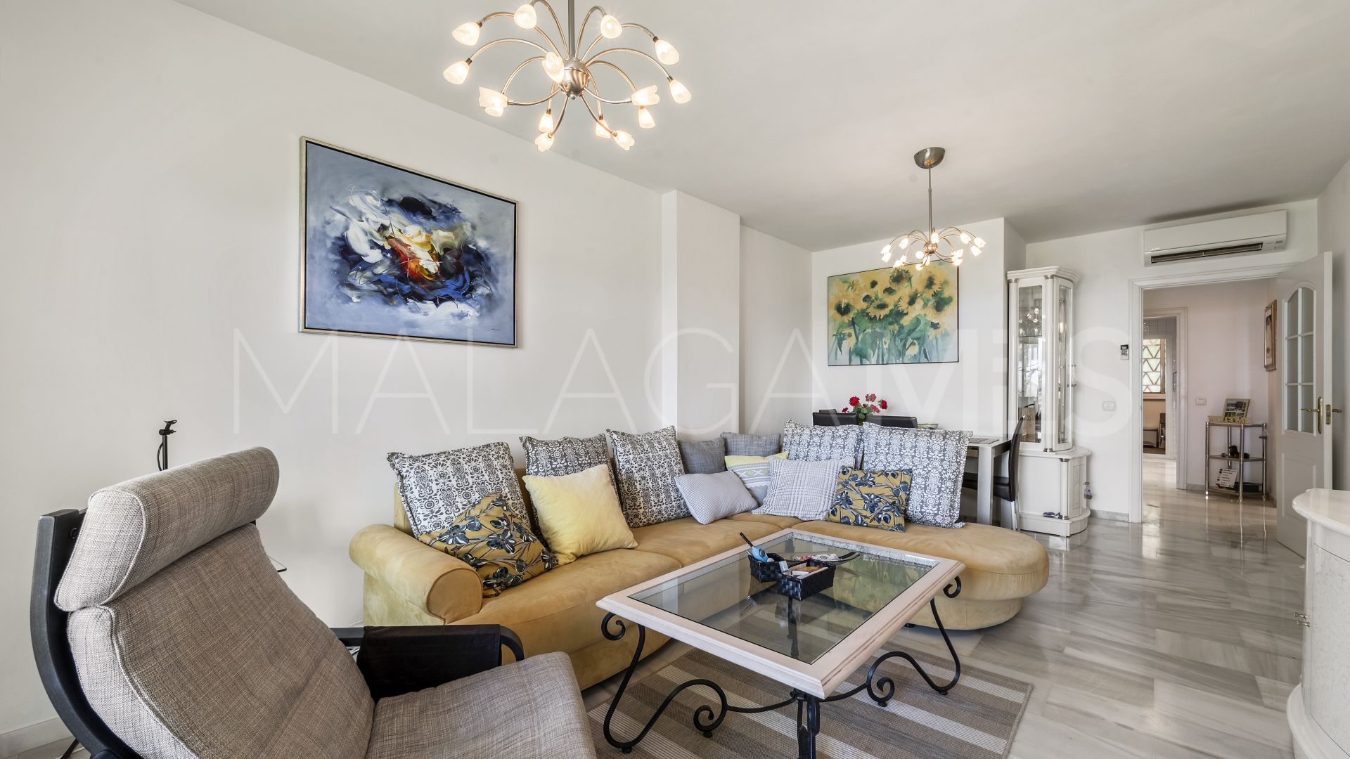 Buy apartamento planta baja in Calahonda de 3 bedrooms