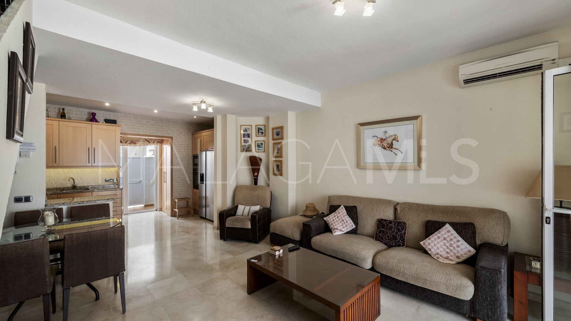 Buy adosado in El Castillo de 3 bedrooms