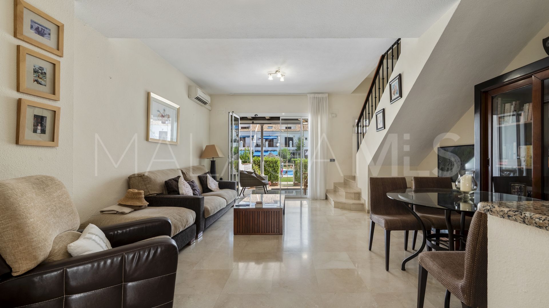 Buy adosado in El Castillo de 3 bedrooms