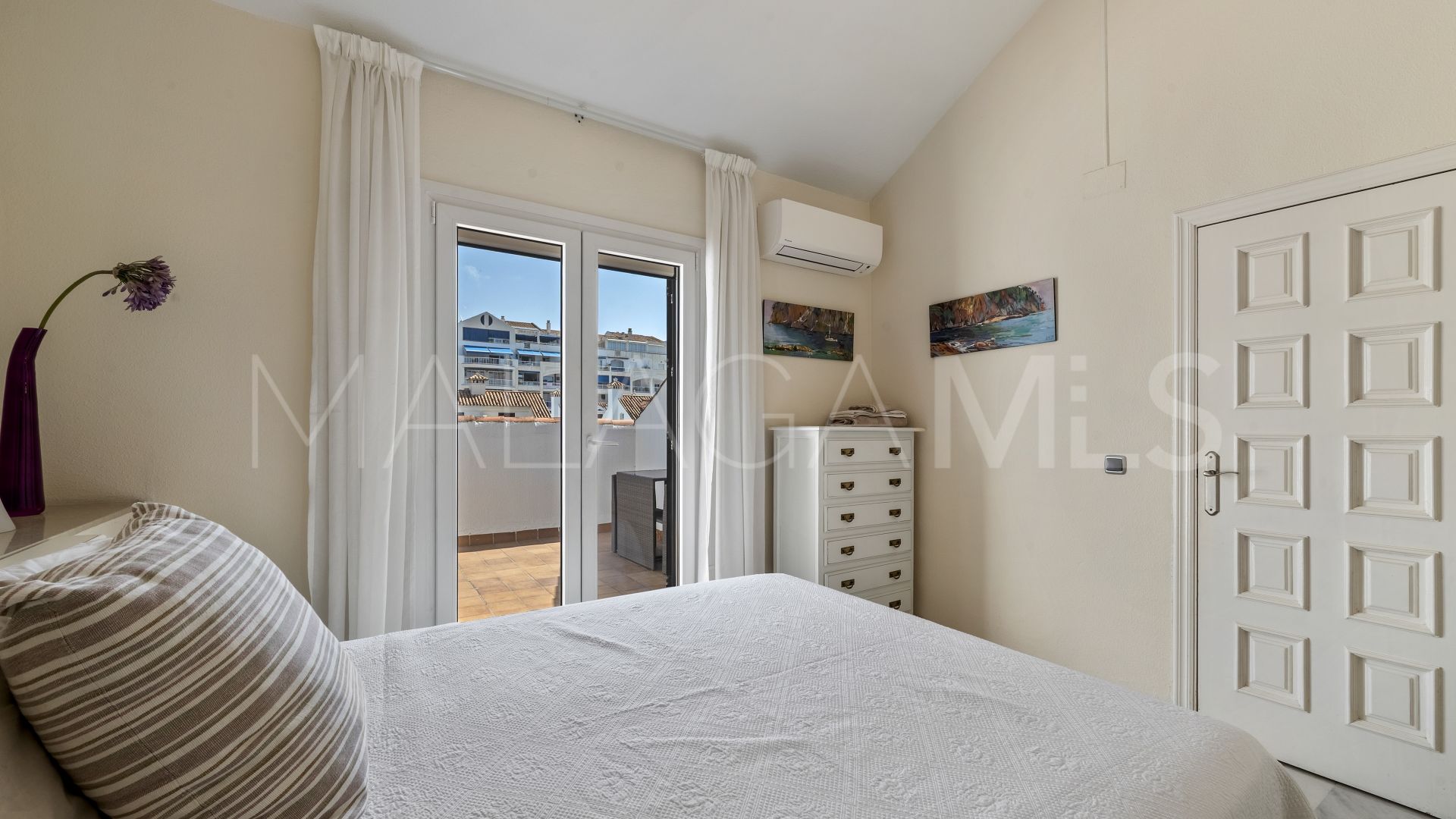 Buy adosado in El Castillo de 3 bedrooms