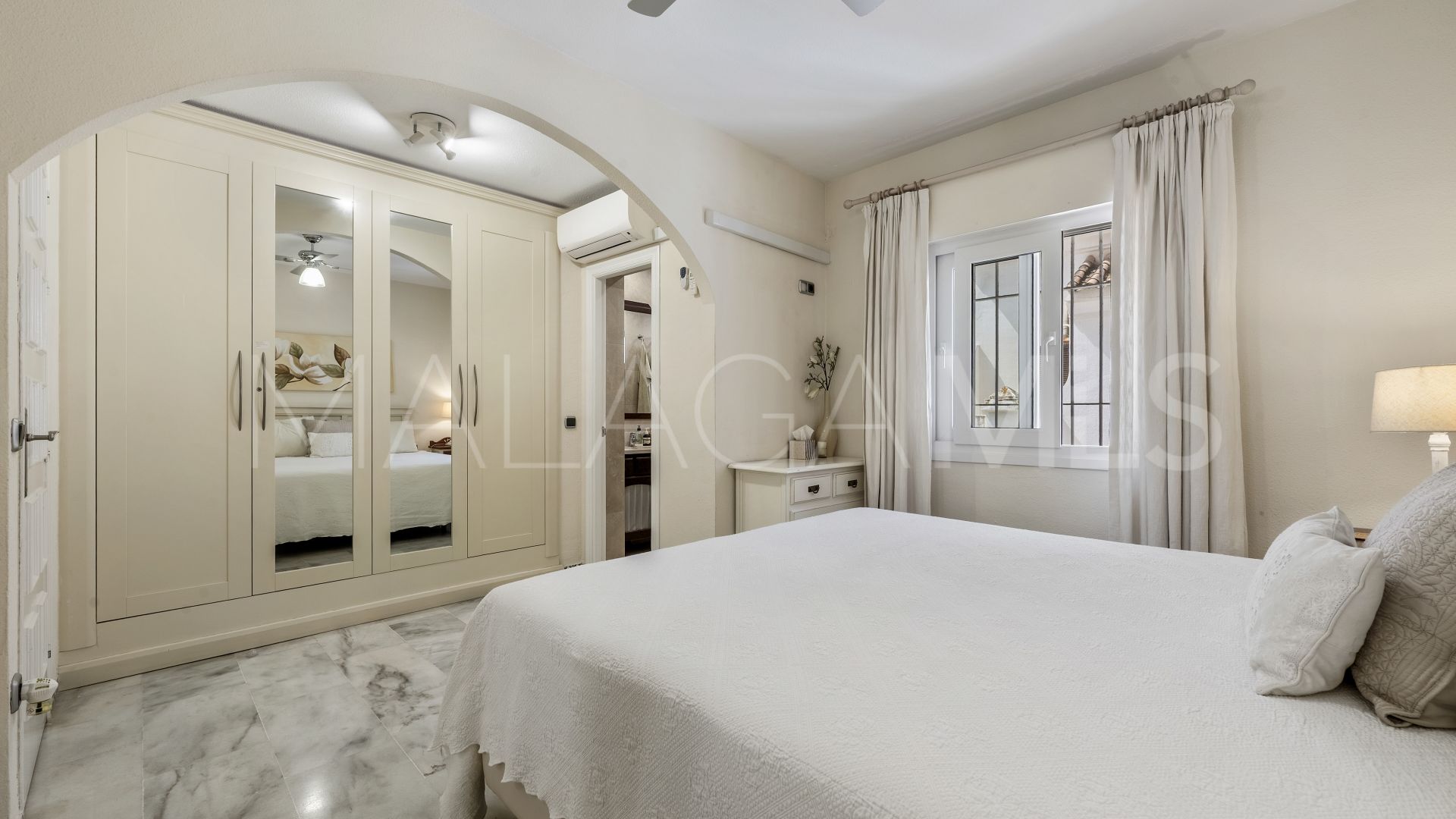 Buy adosado in El Castillo de 3 bedrooms