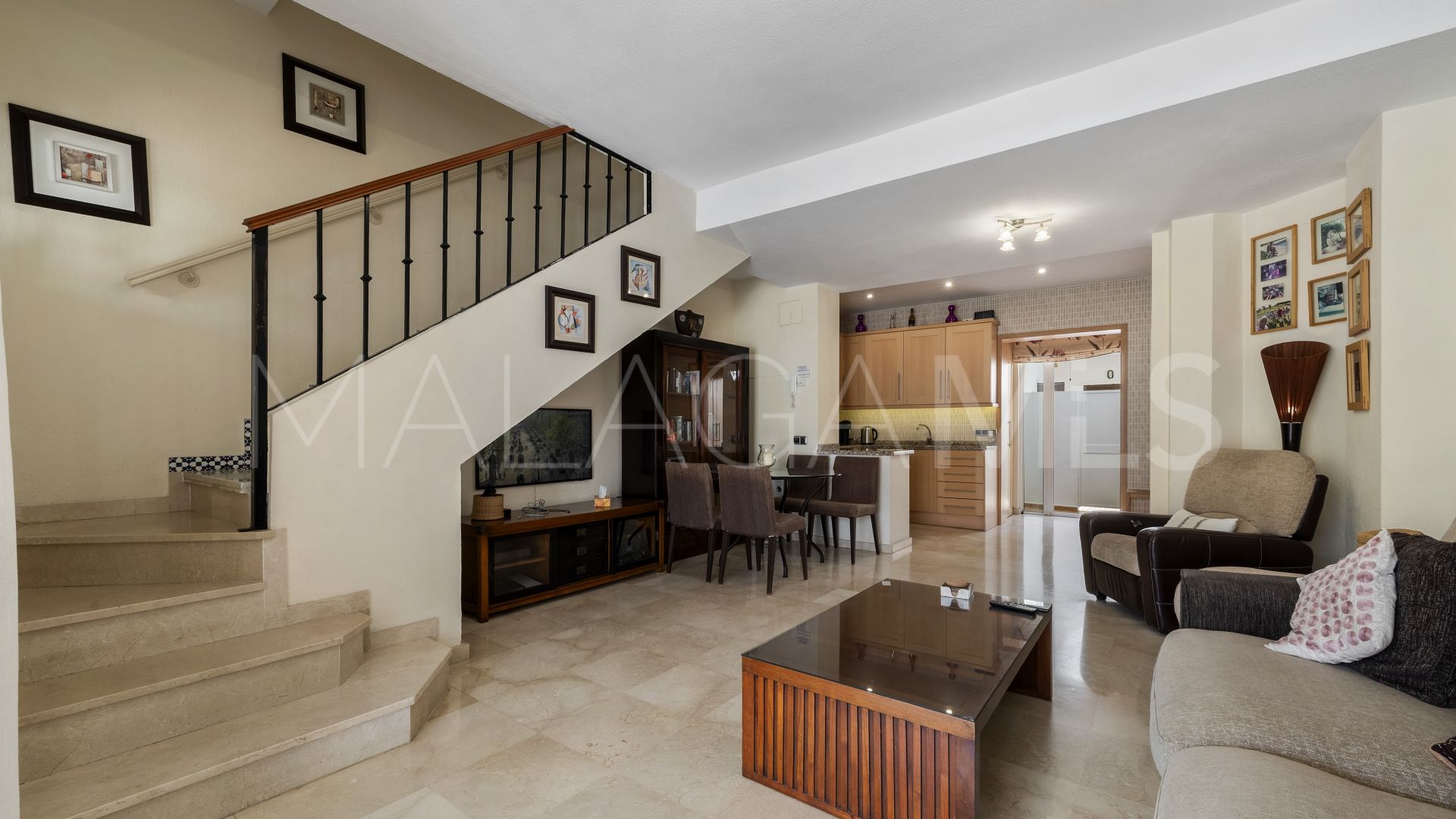 Buy adosado in El Castillo de 3 bedrooms
