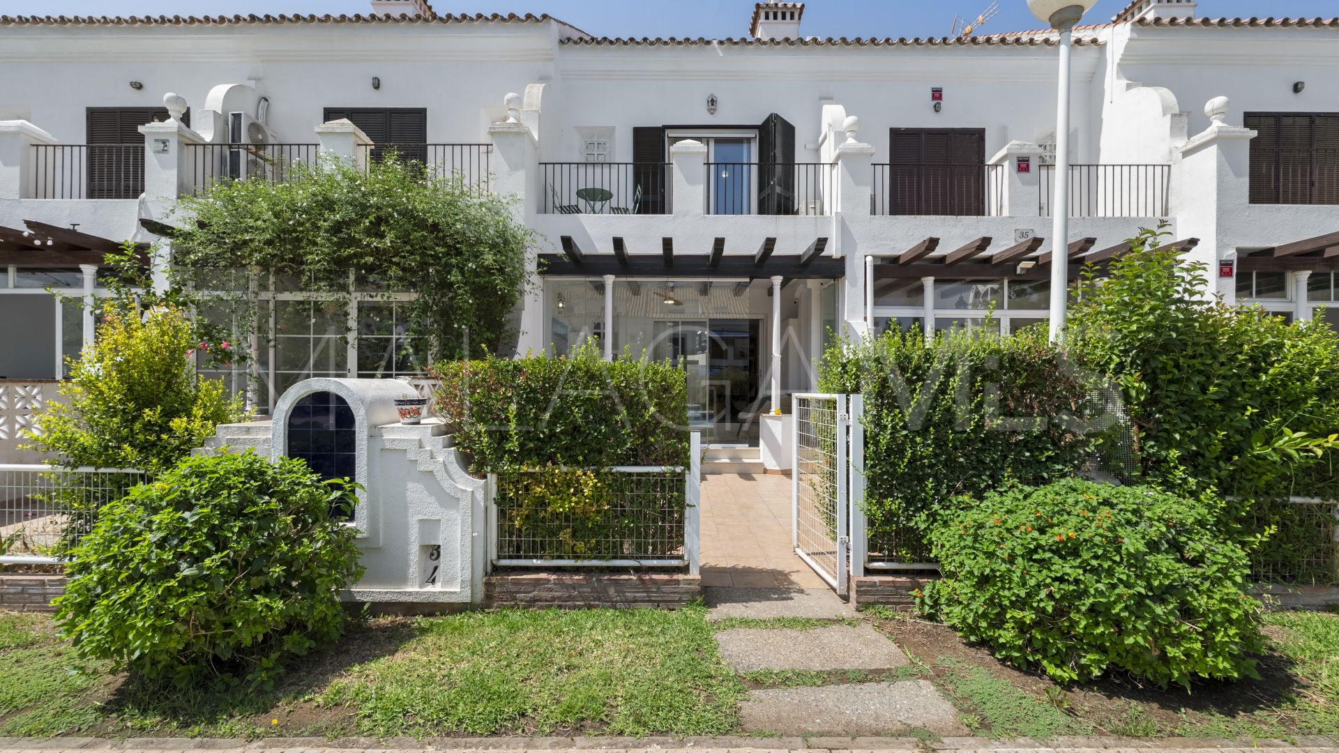 Buy adosado in El Castillo de 3 bedrooms