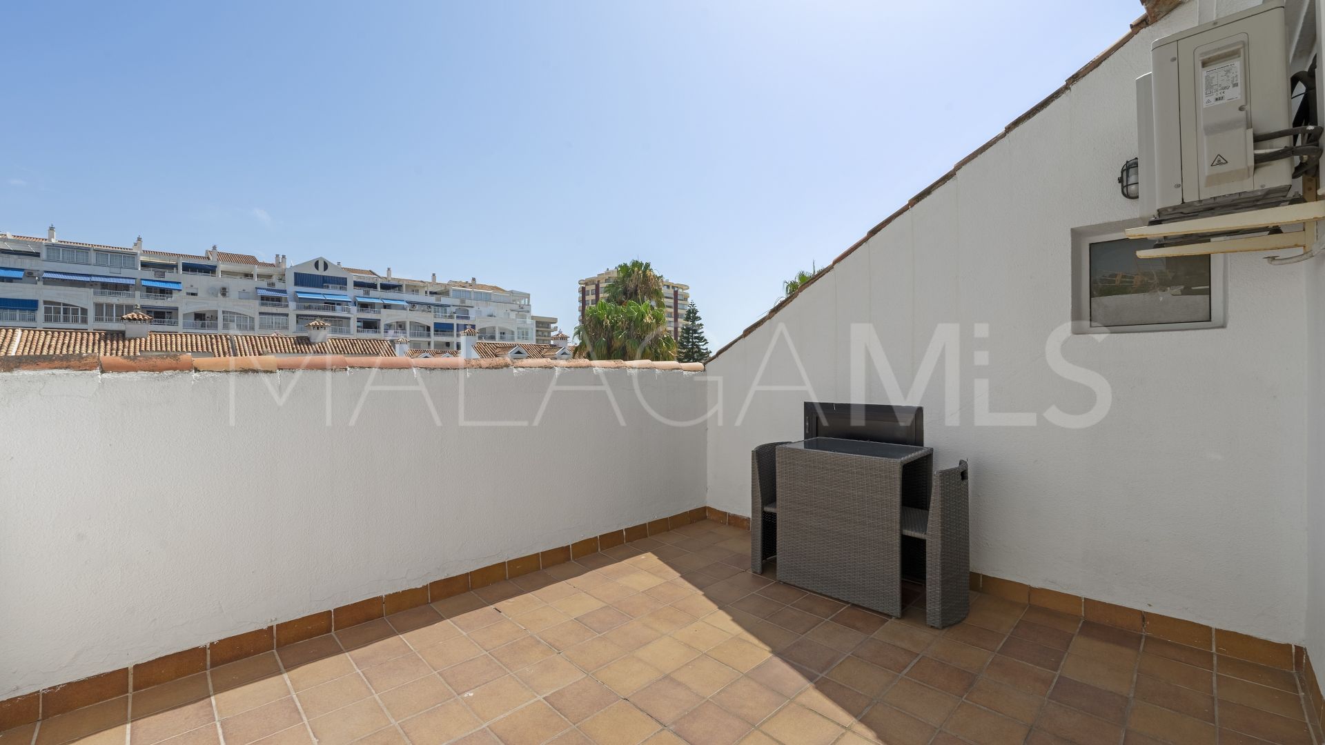Buy adosado in El Castillo de 3 bedrooms