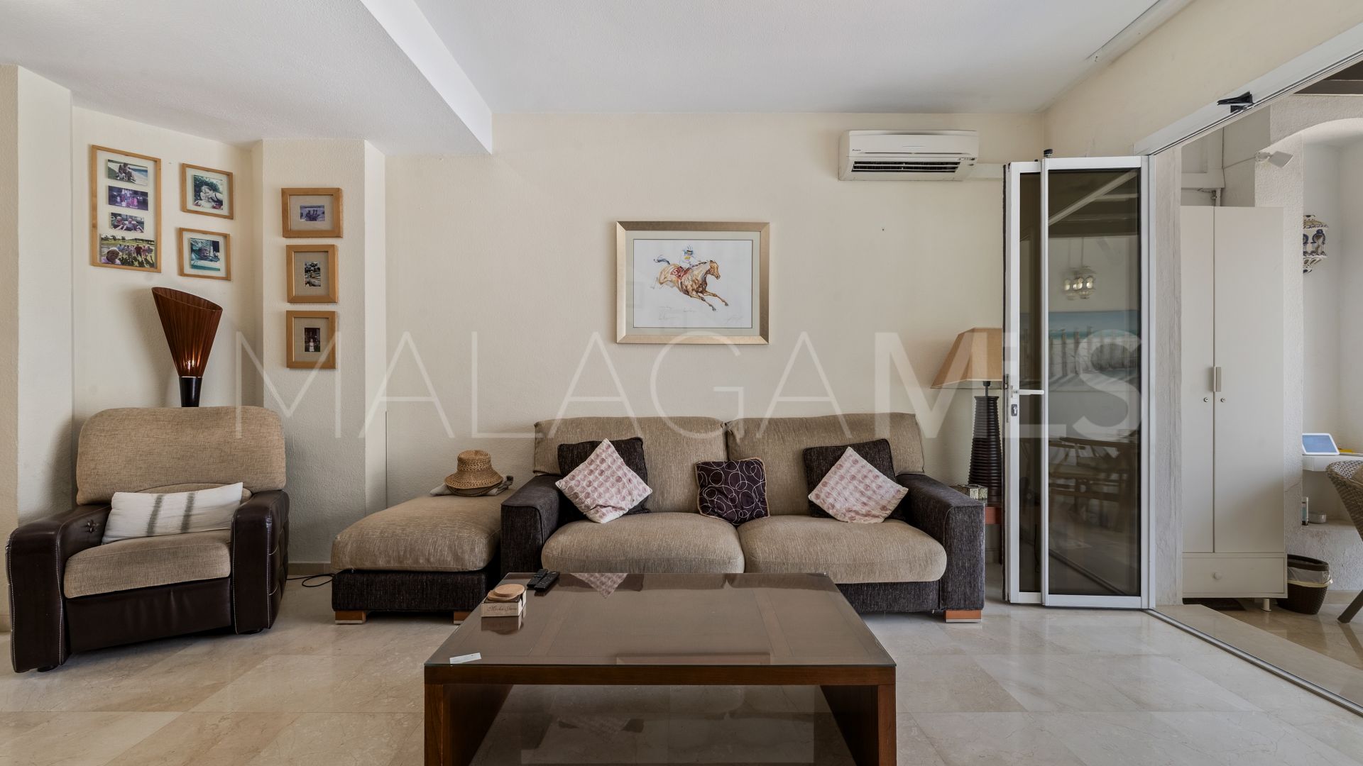 Buy adosado in El Castillo de 3 bedrooms