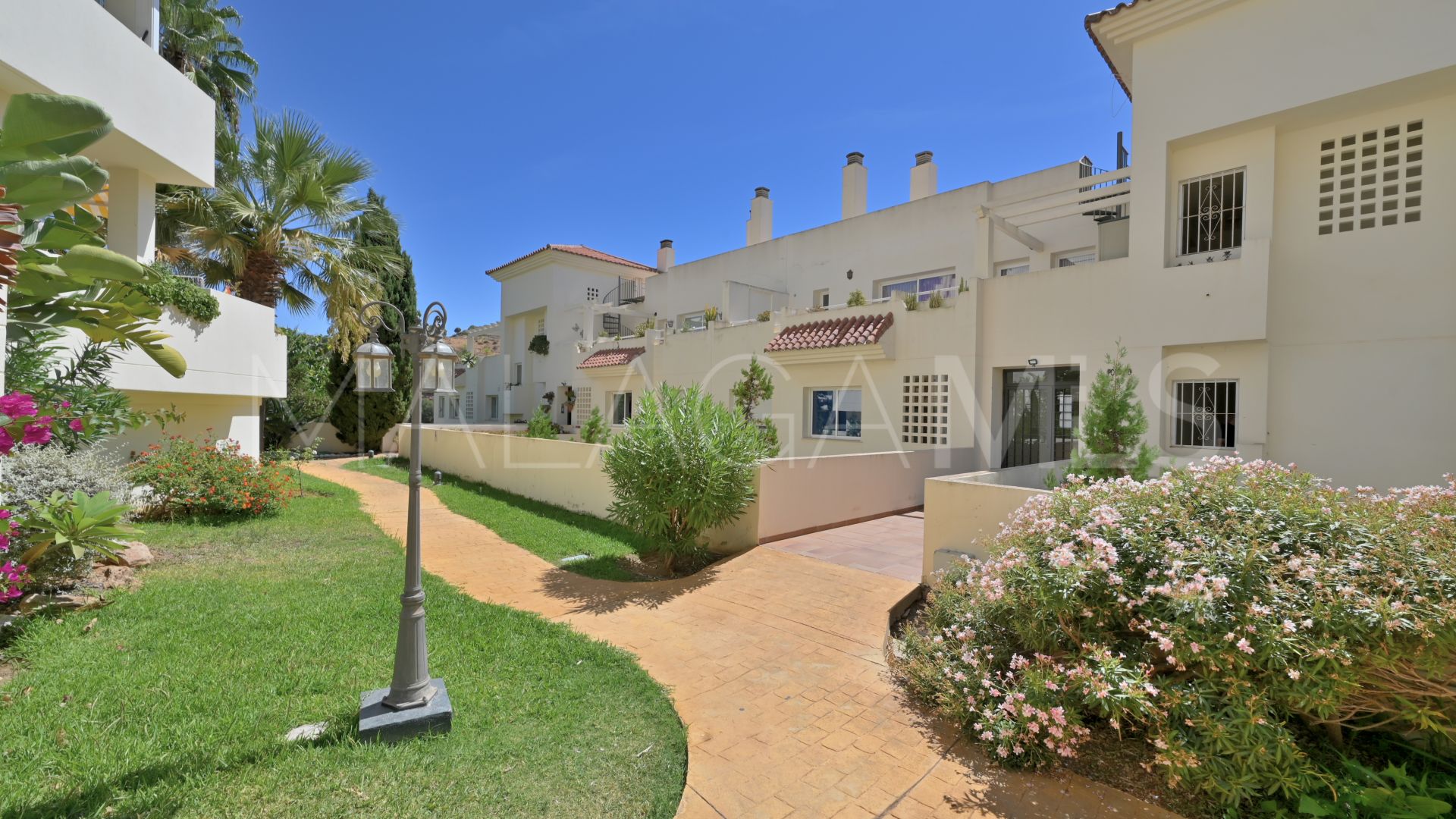 Apartment in Calahonda for sale