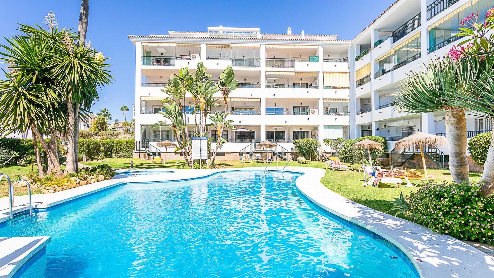 Calahonda 2 bedrooms apartment for sale