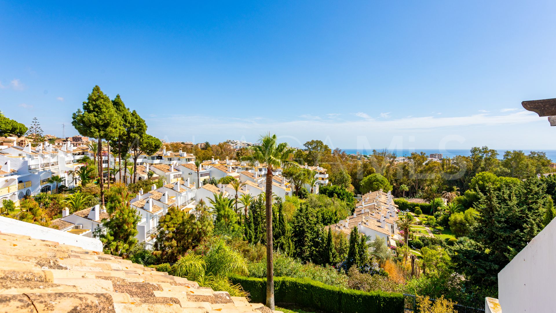 Calahonda town house for sale