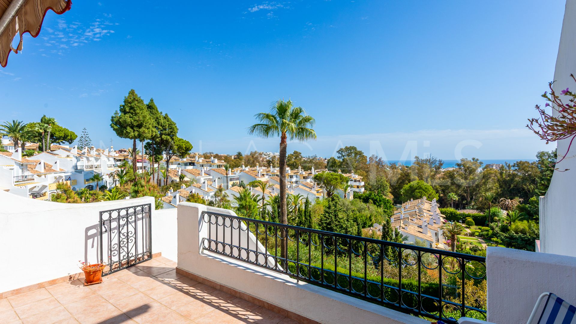 Calahonda town house for sale