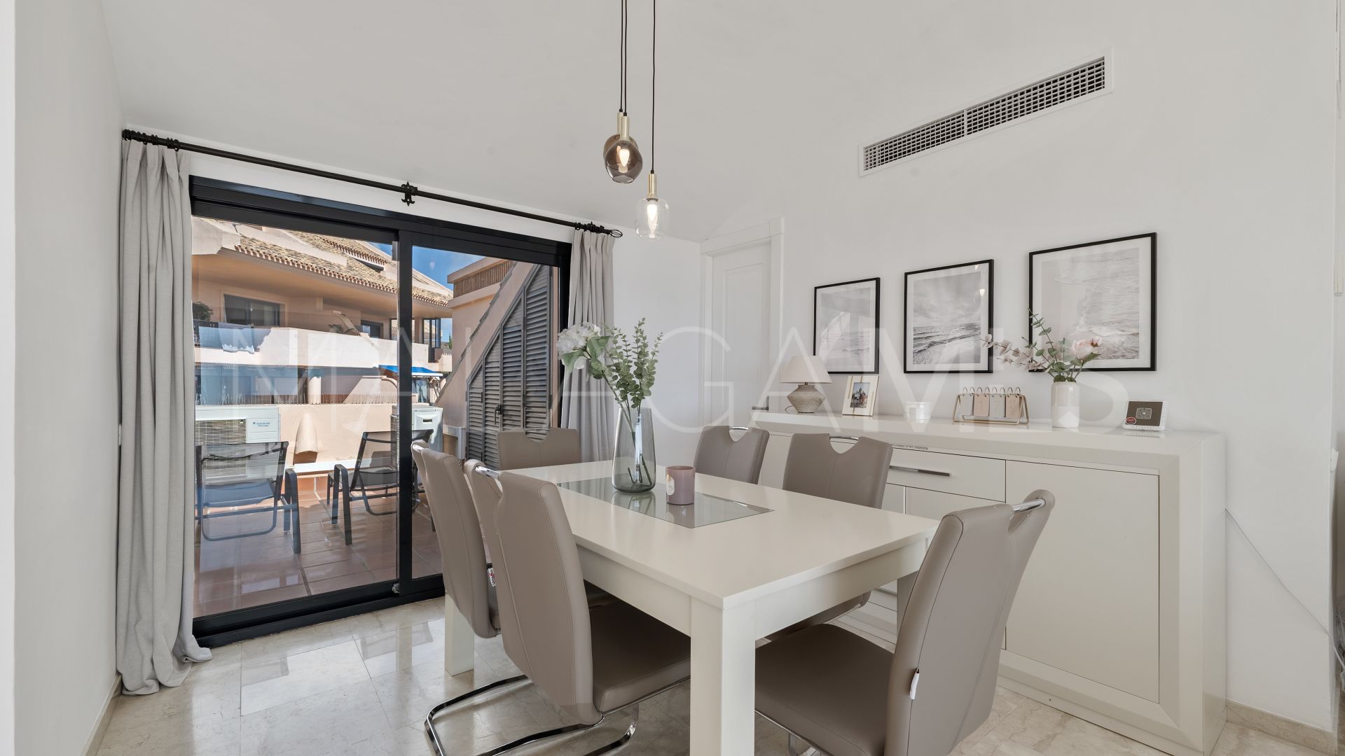 Buy duplex penthouse with 3 bedrooms in Calahonda