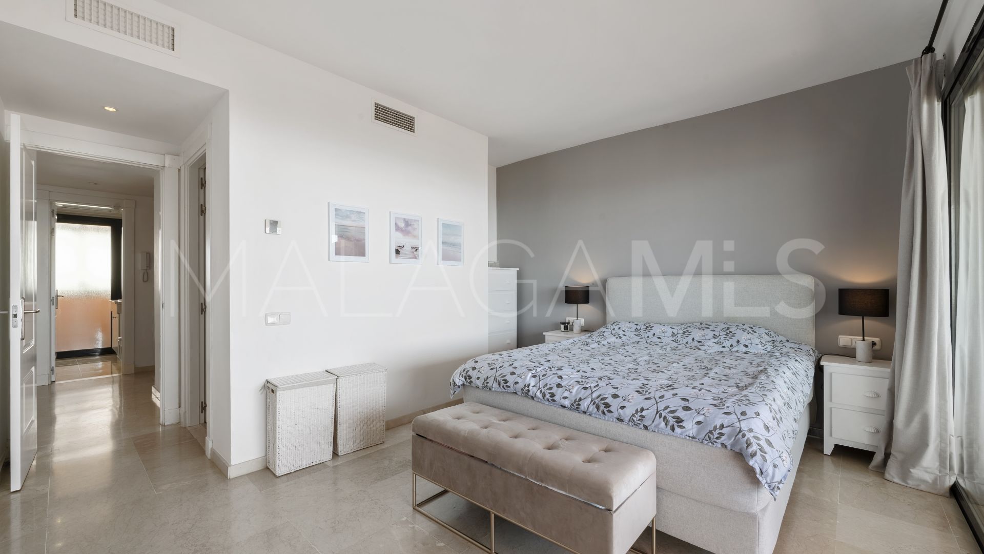 Buy duplex penthouse with 3 bedrooms in Calahonda