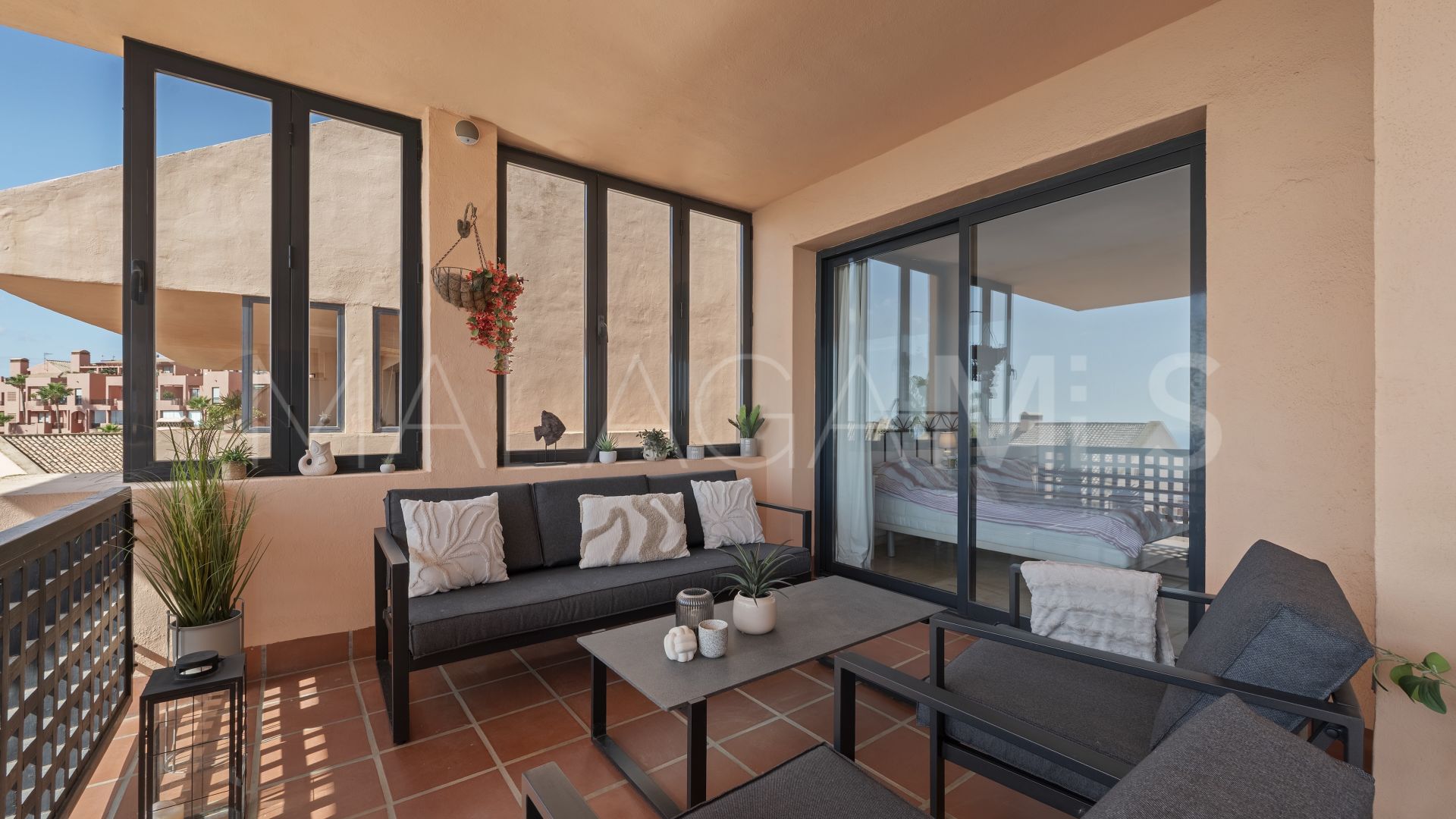 Buy duplex penthouse with 3 bedrooms in Calahonda