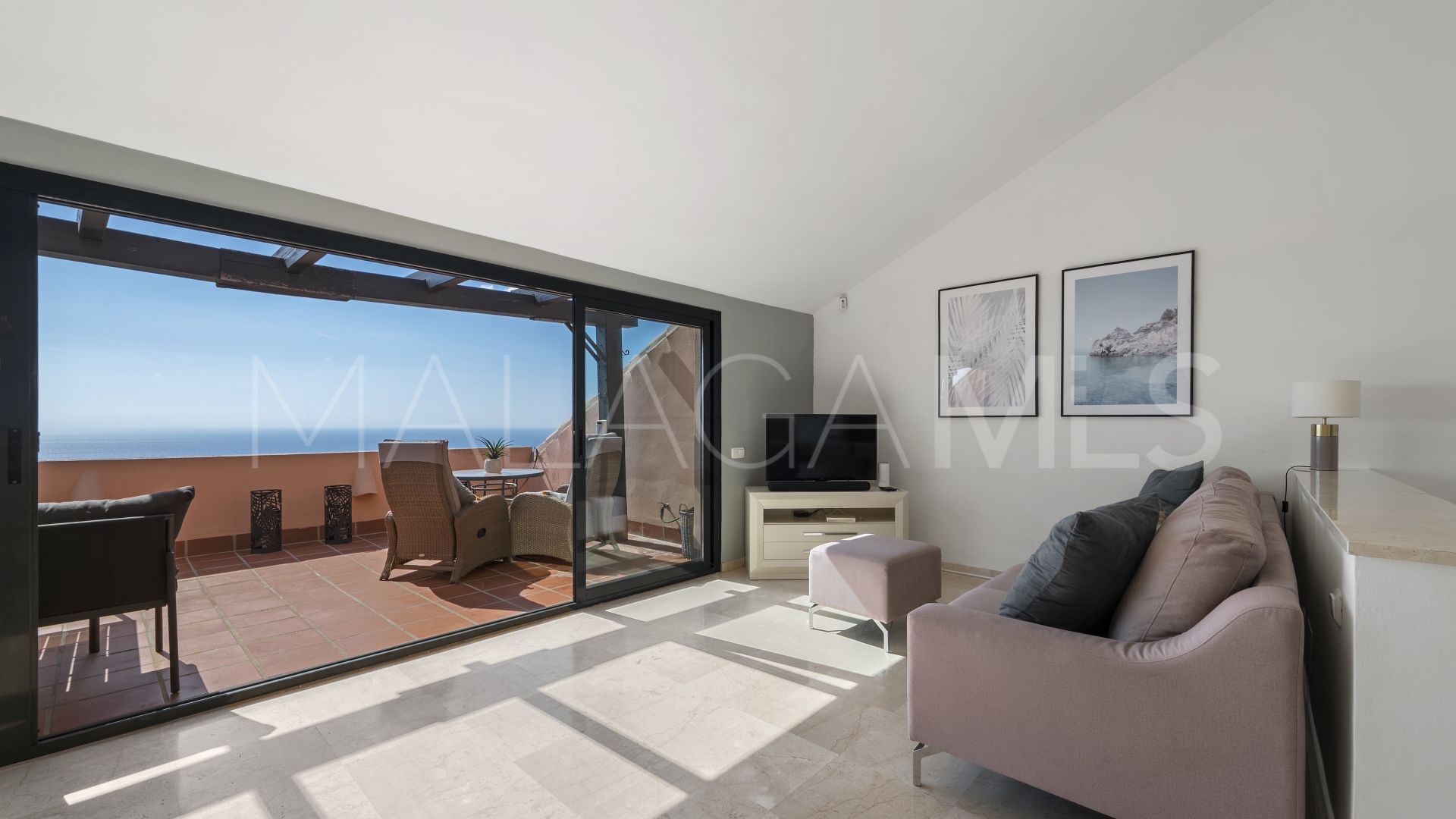 Buy duplex penthouse with 3 bedrooms in Calahonda