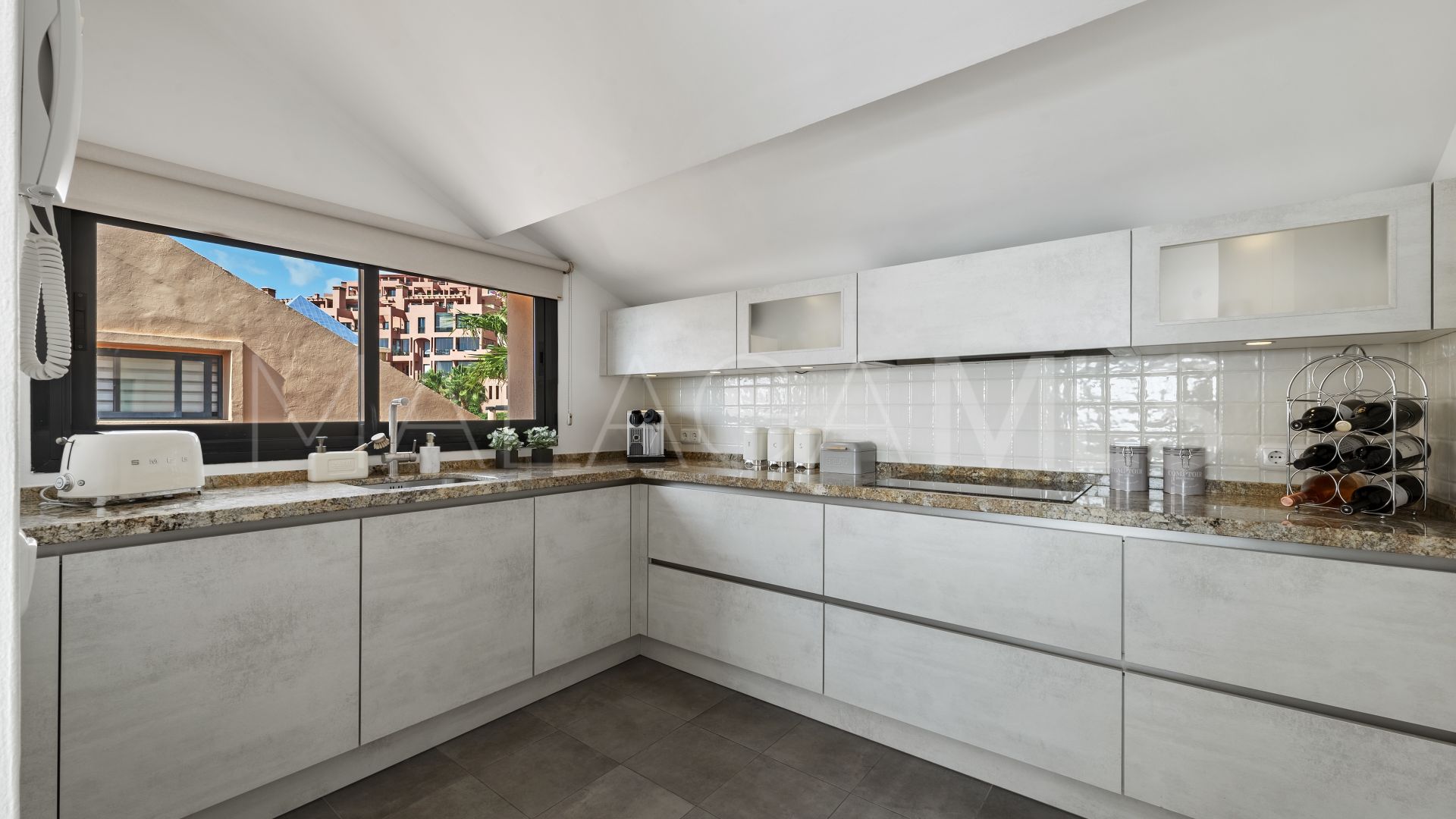 Buy duplex penthouse with 3 bedrooms in Calahonda