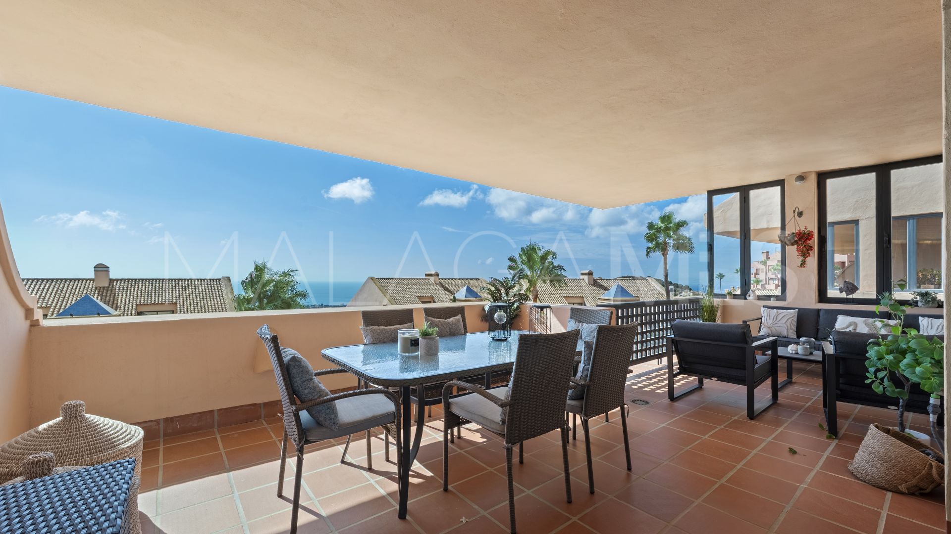 Buy duplex penthouse with 3 bedrooms in Calahonda