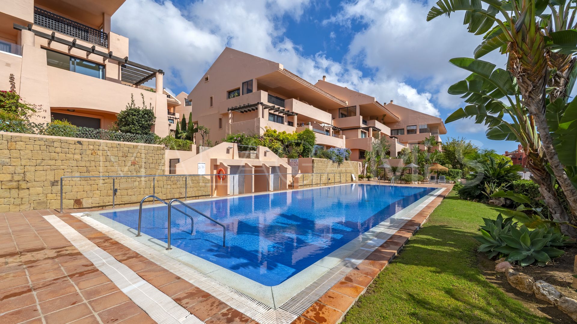 Buy duplex penthouse with 3 bedrooms in Calahonda