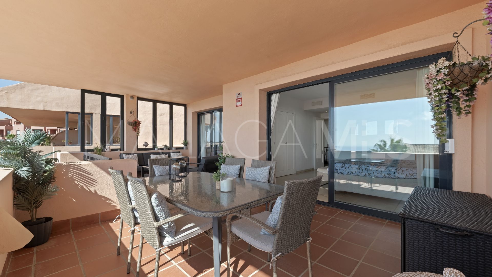 Buy duplex penthouse with 3 bedrooms in Calahonda