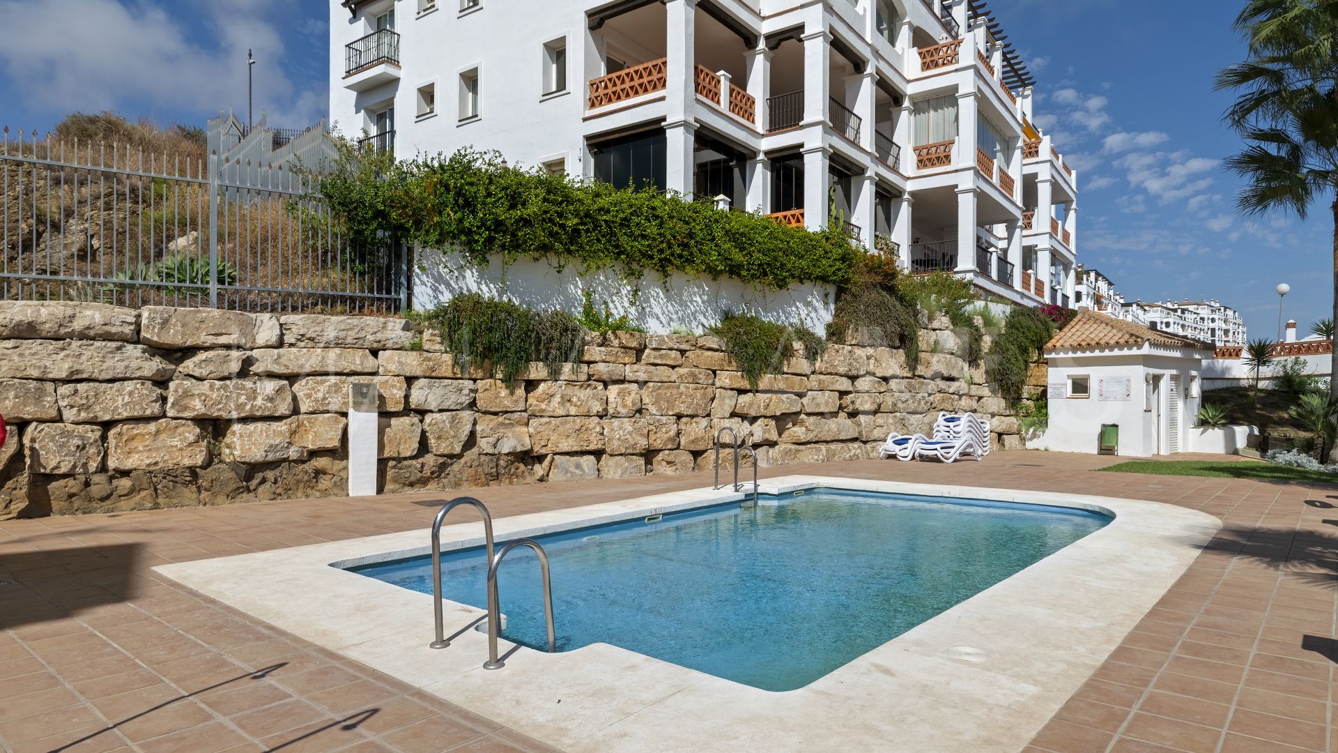 Calahonda 2 bedrooms ground floor apartment for sale