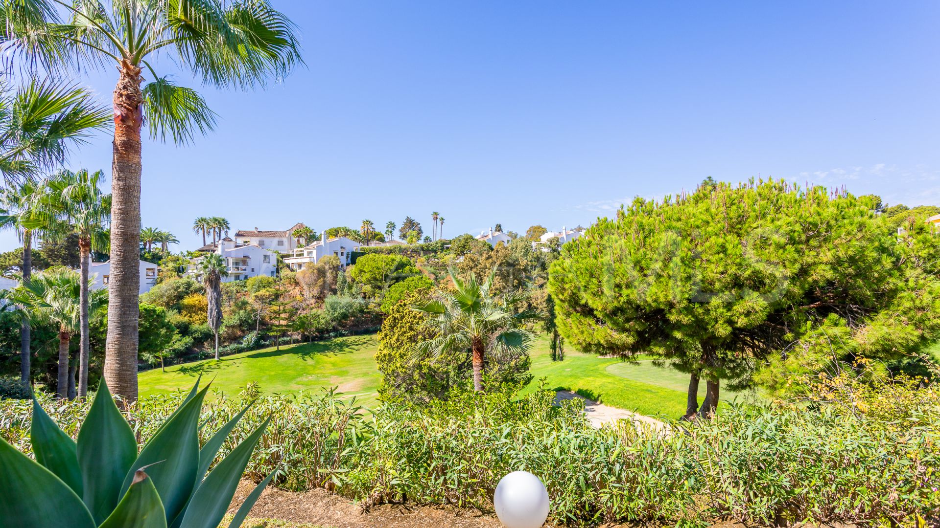 Appartement rez de chaussée for sale in Calahonda