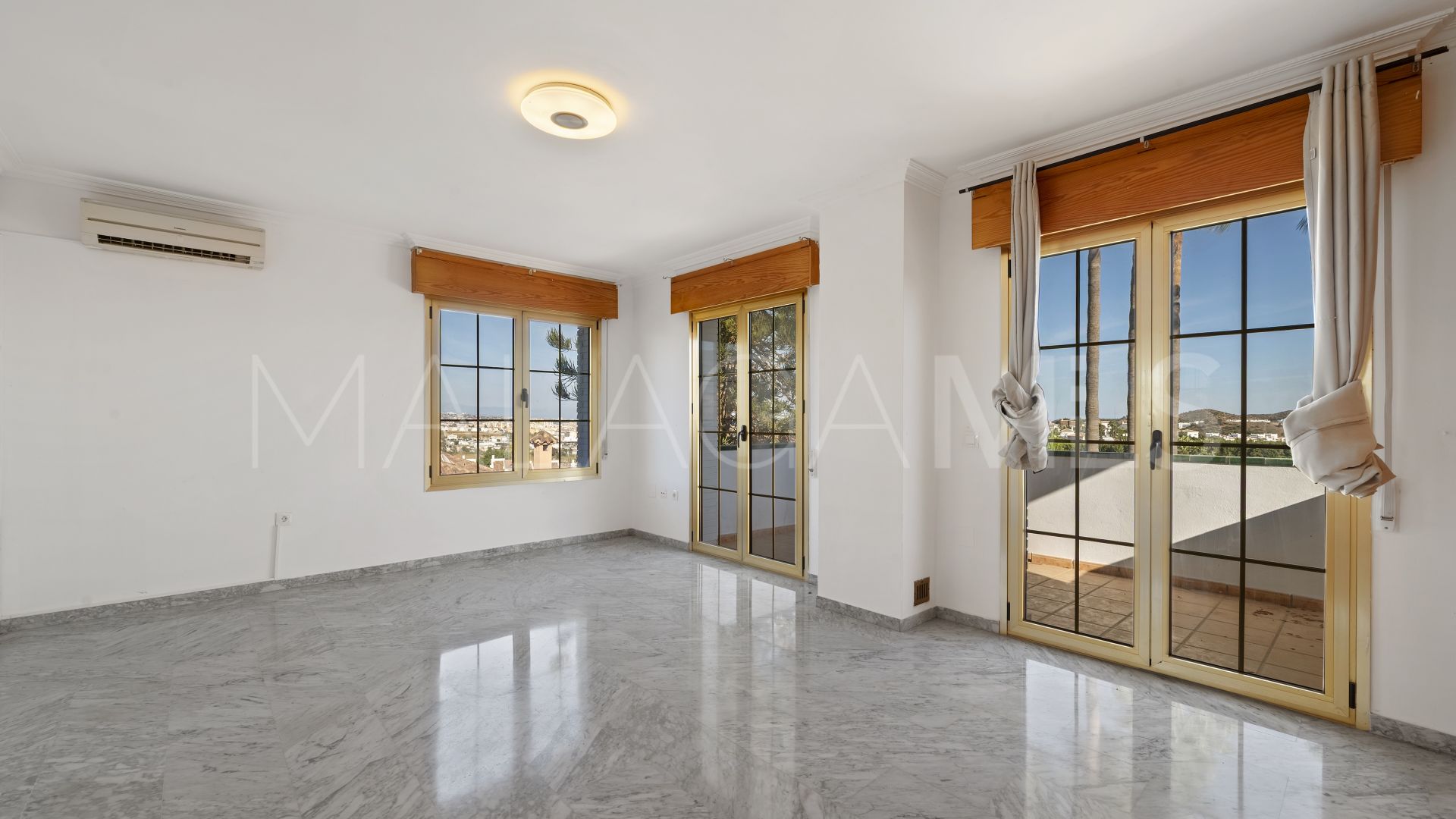 Villa for sale in Cerros del Aguila