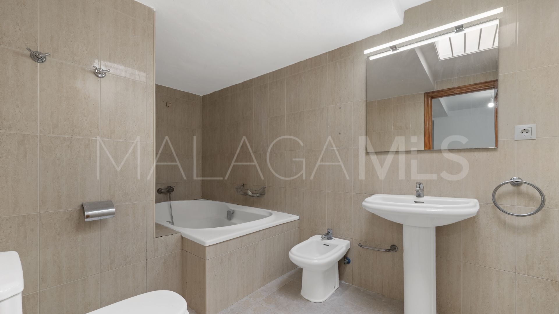 Villa for sale in Cerros del Aguila