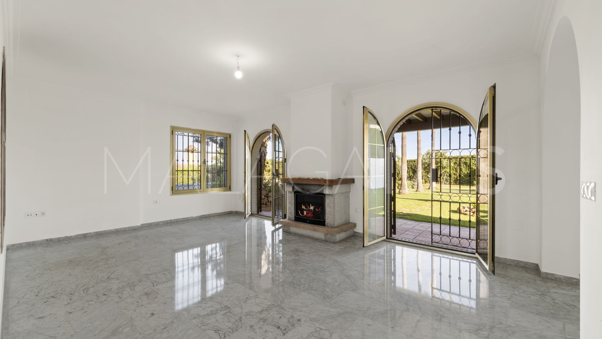 Villa for sale in Cerros del Aguila