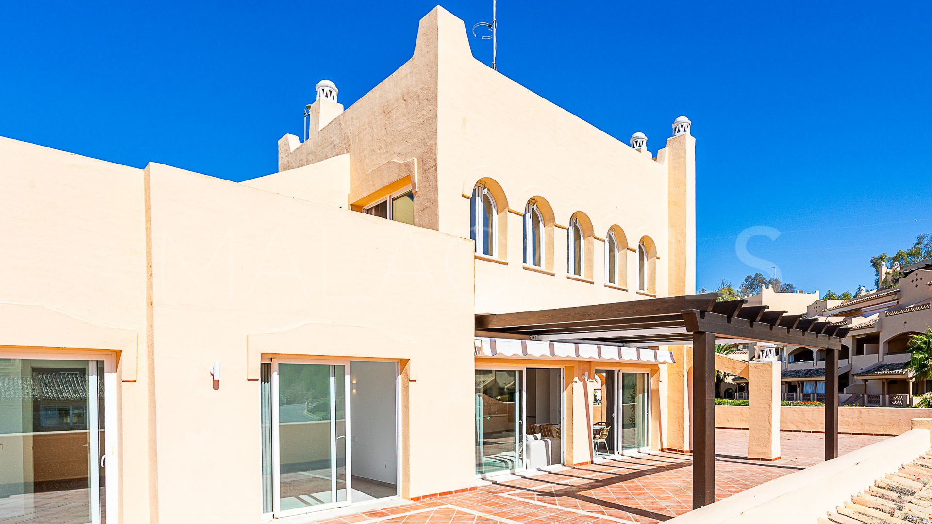 Buy atico duplex with 3 bedrooms in Elviria