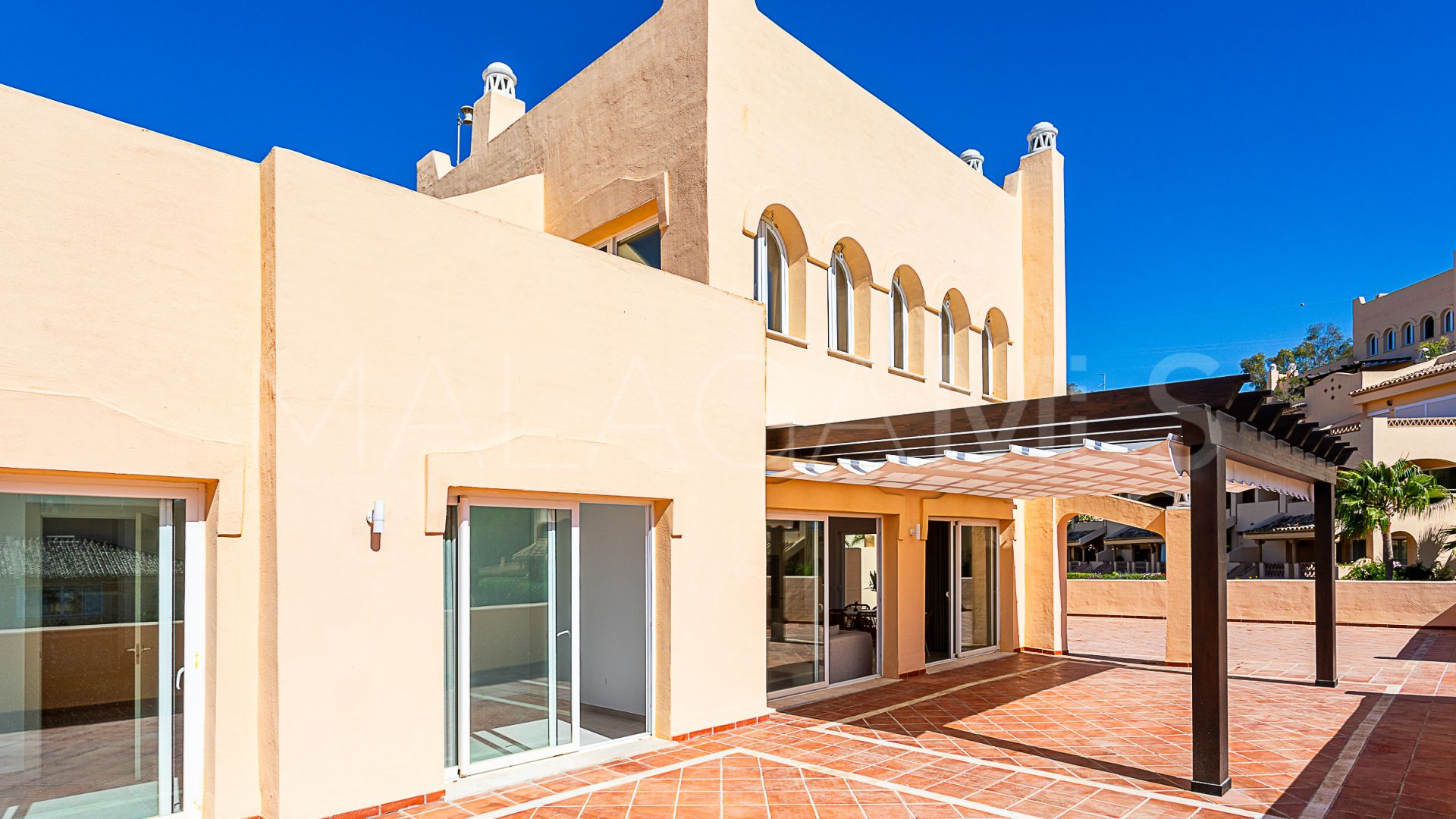 Buy atico duplex with 3 bedrooms in Elviria