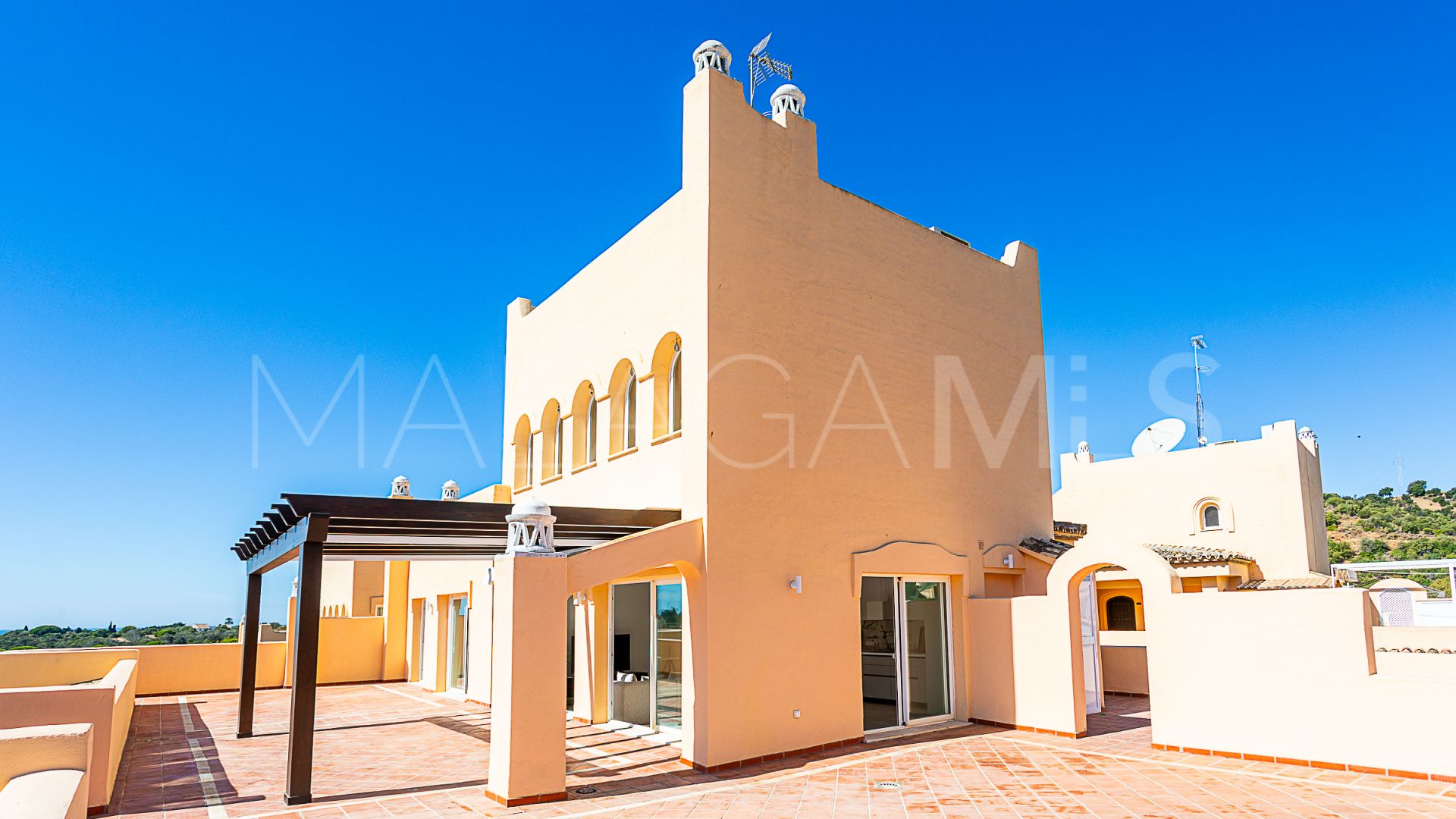 Buy atico duplex with 3 bedrooms in Elviria